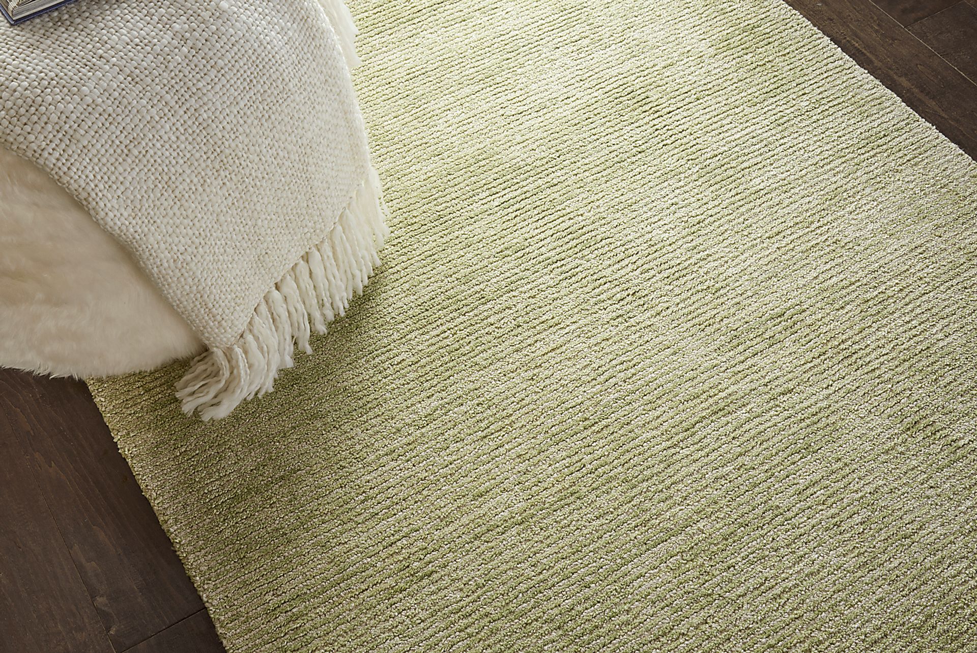 Castin Green 5'3" x 7'5" Rug - Image 4