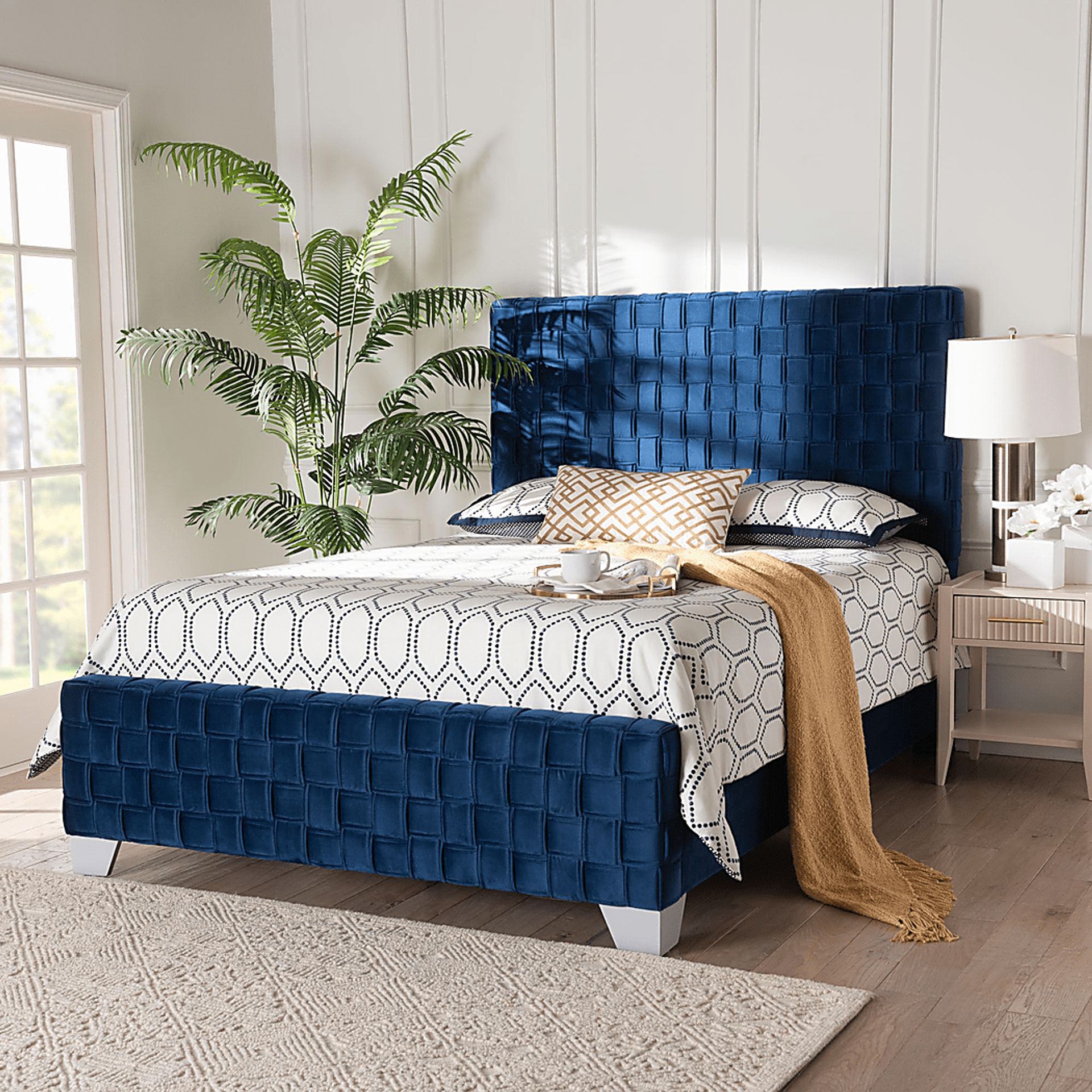 Cedroy Navy Queen Bed - Image 2