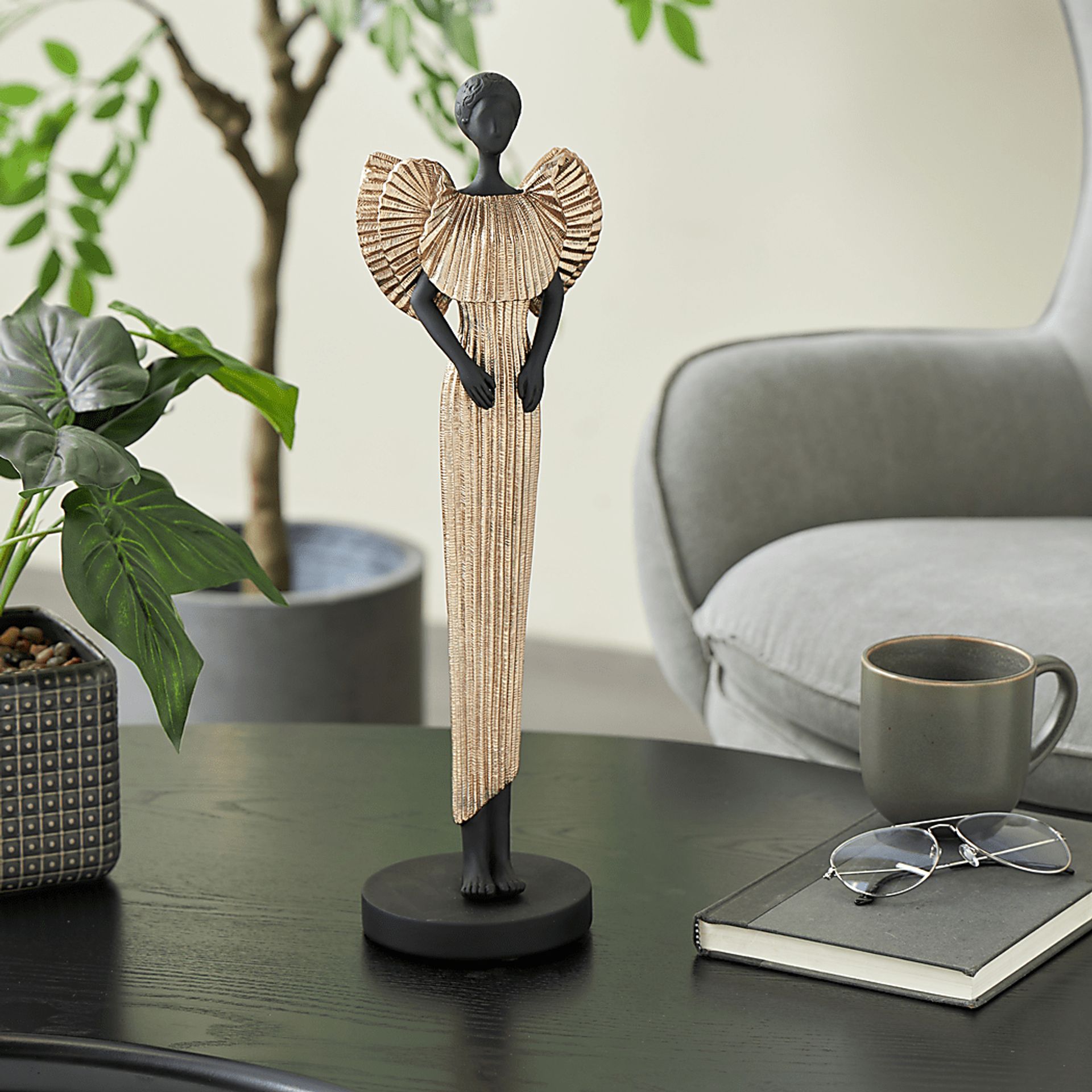 Cerda Black Sculpture - Image 2