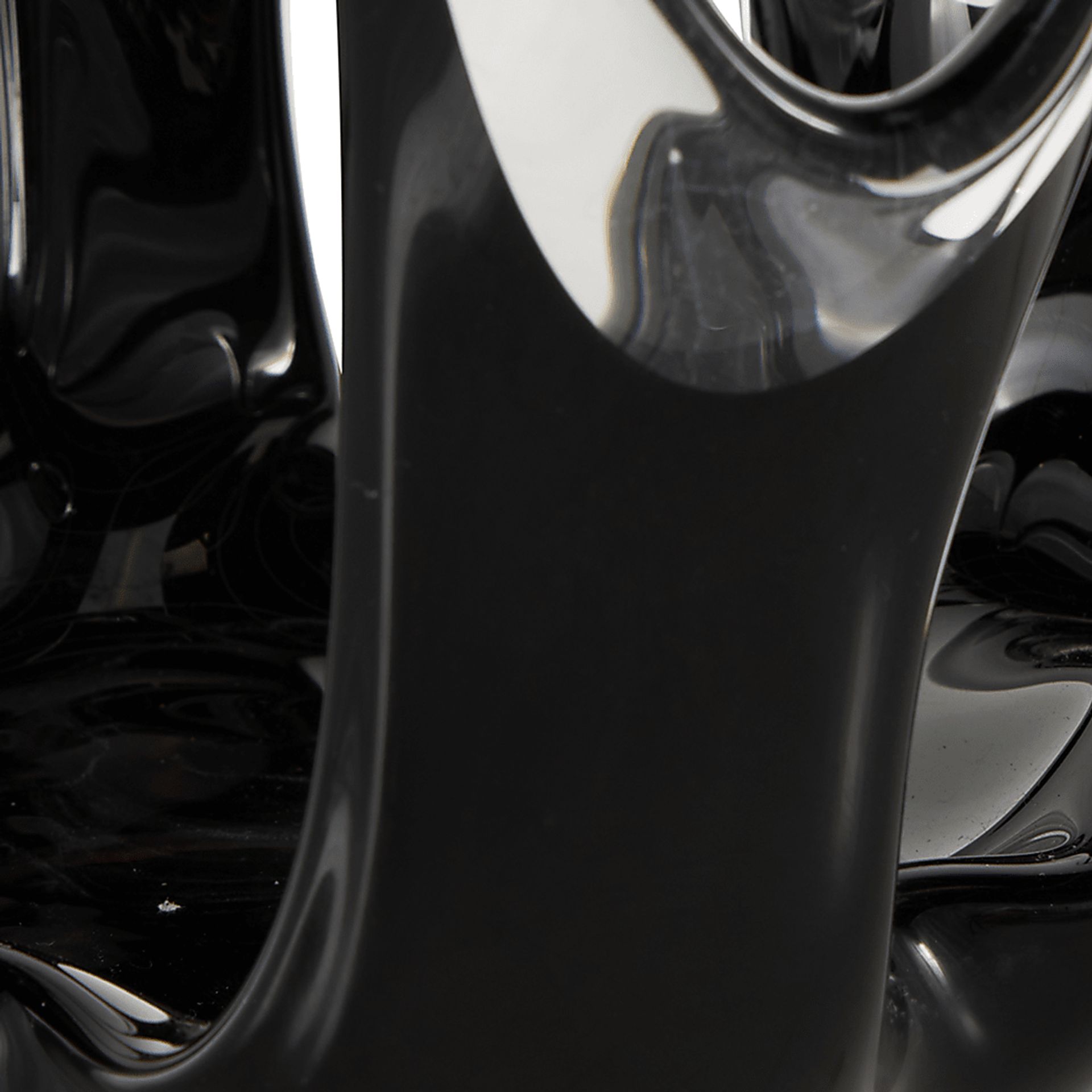 Chadi Black Vase - Image 9