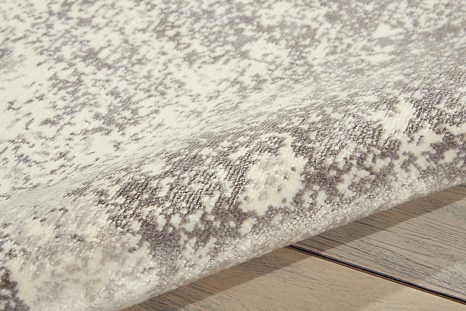 Chaila Gray 5'6 x 8' Rug - Image 3