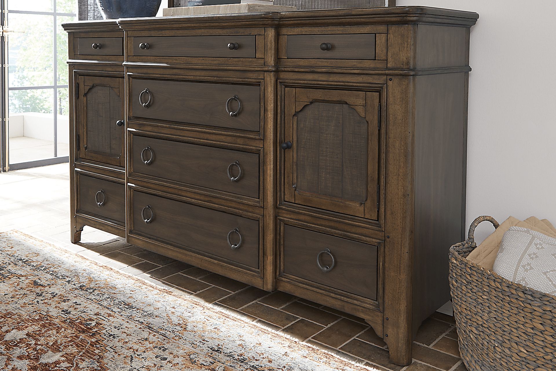Chandler Hills Brown 5 Pc King Storage Bedroom - Image 8