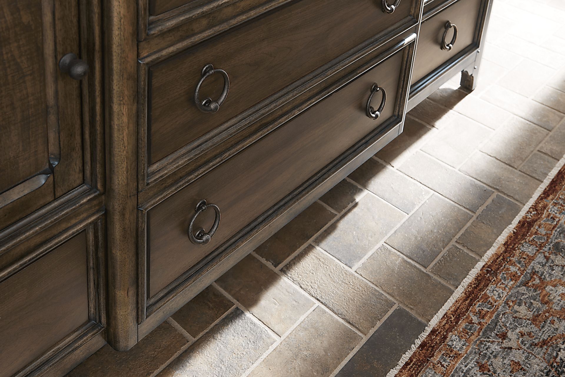 Chandler Hills Brown 5 Pc King Storage Bedroom - Image 9