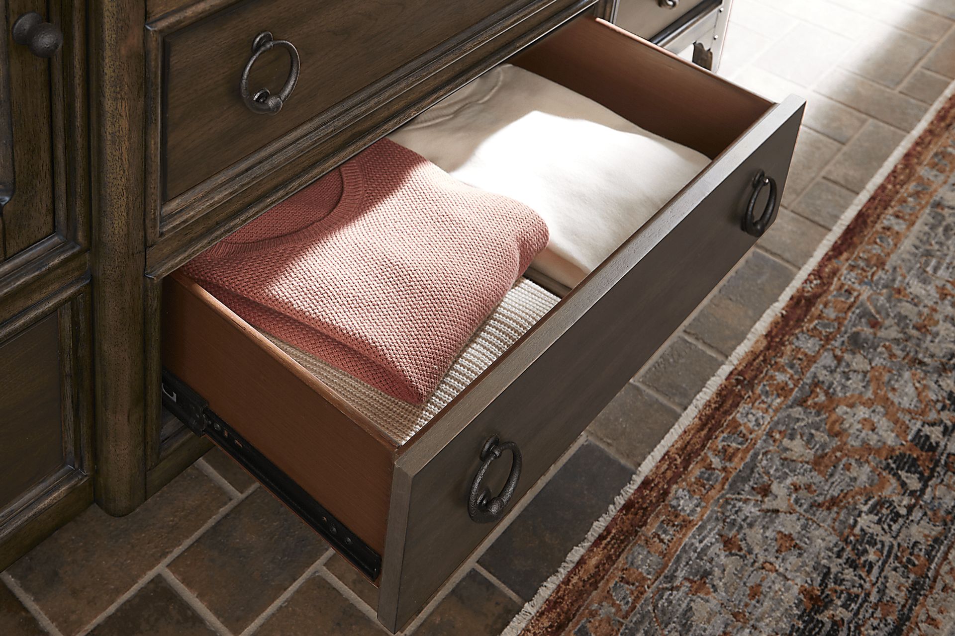 Chandler Hills Brown 5 Pc King Storage Bedroom - Image 10
