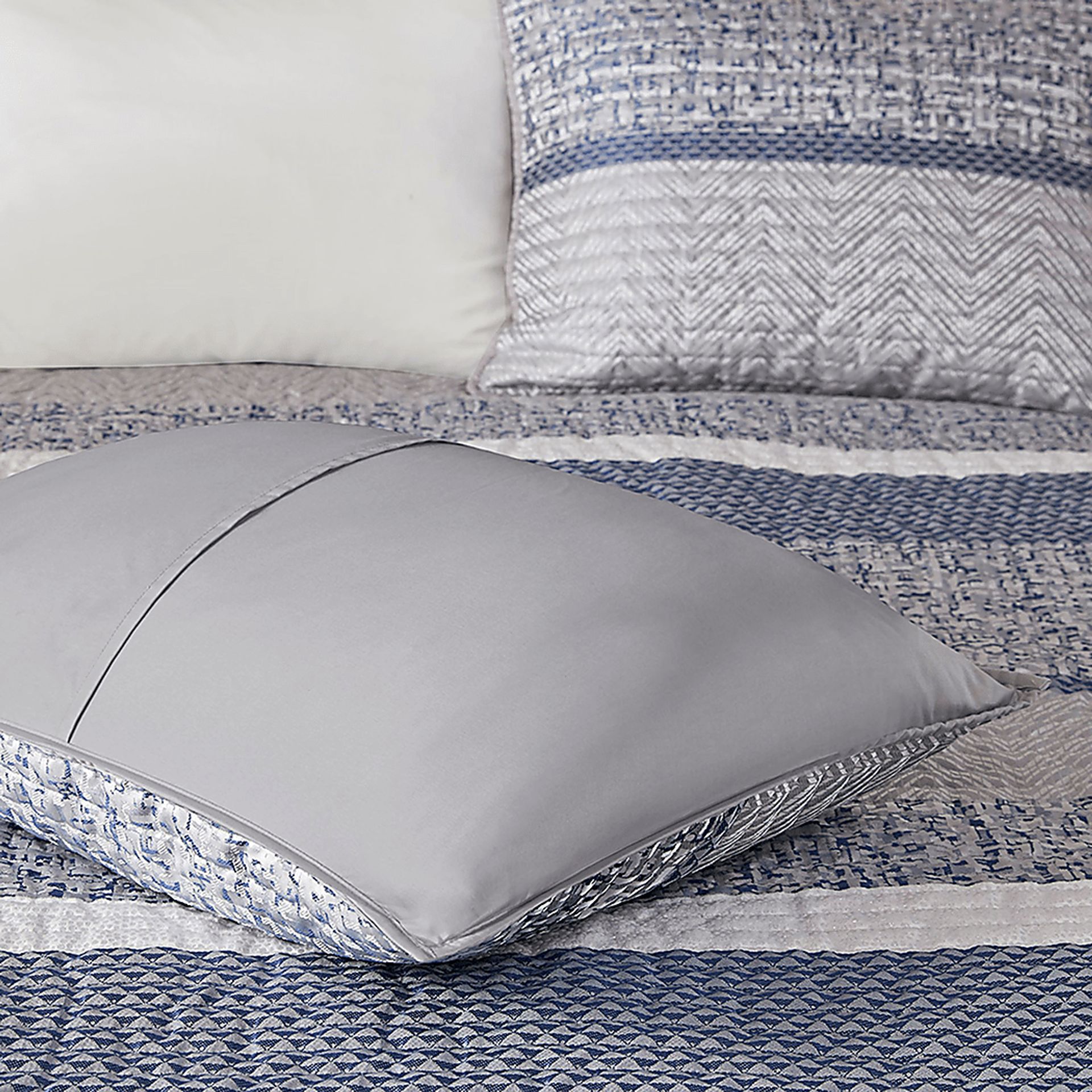 Charleagh Blue 6 pc King/Cal King Quilt Set - Image 16