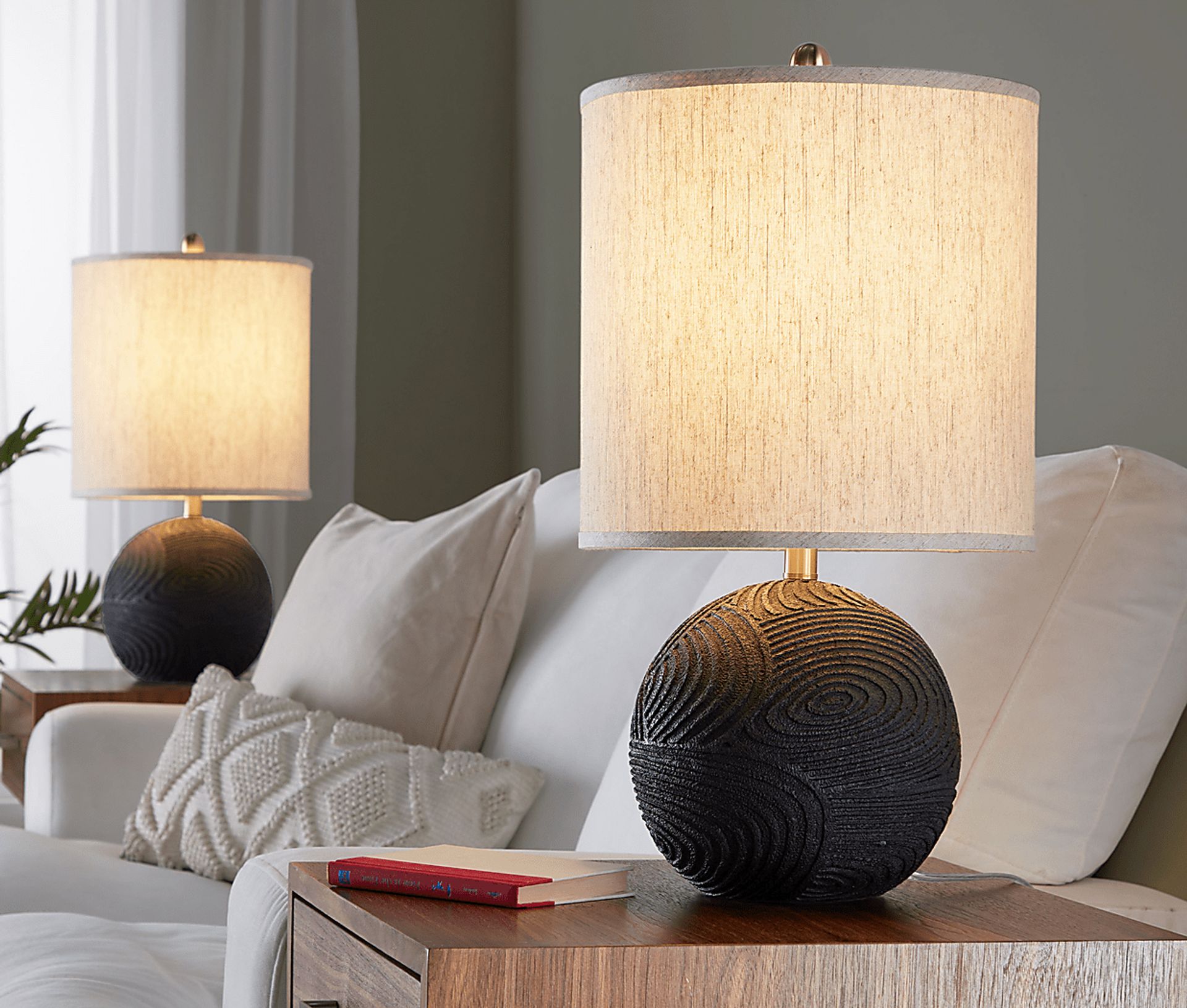 Charset Alley Black Lamp, Set of 2 - Image 2