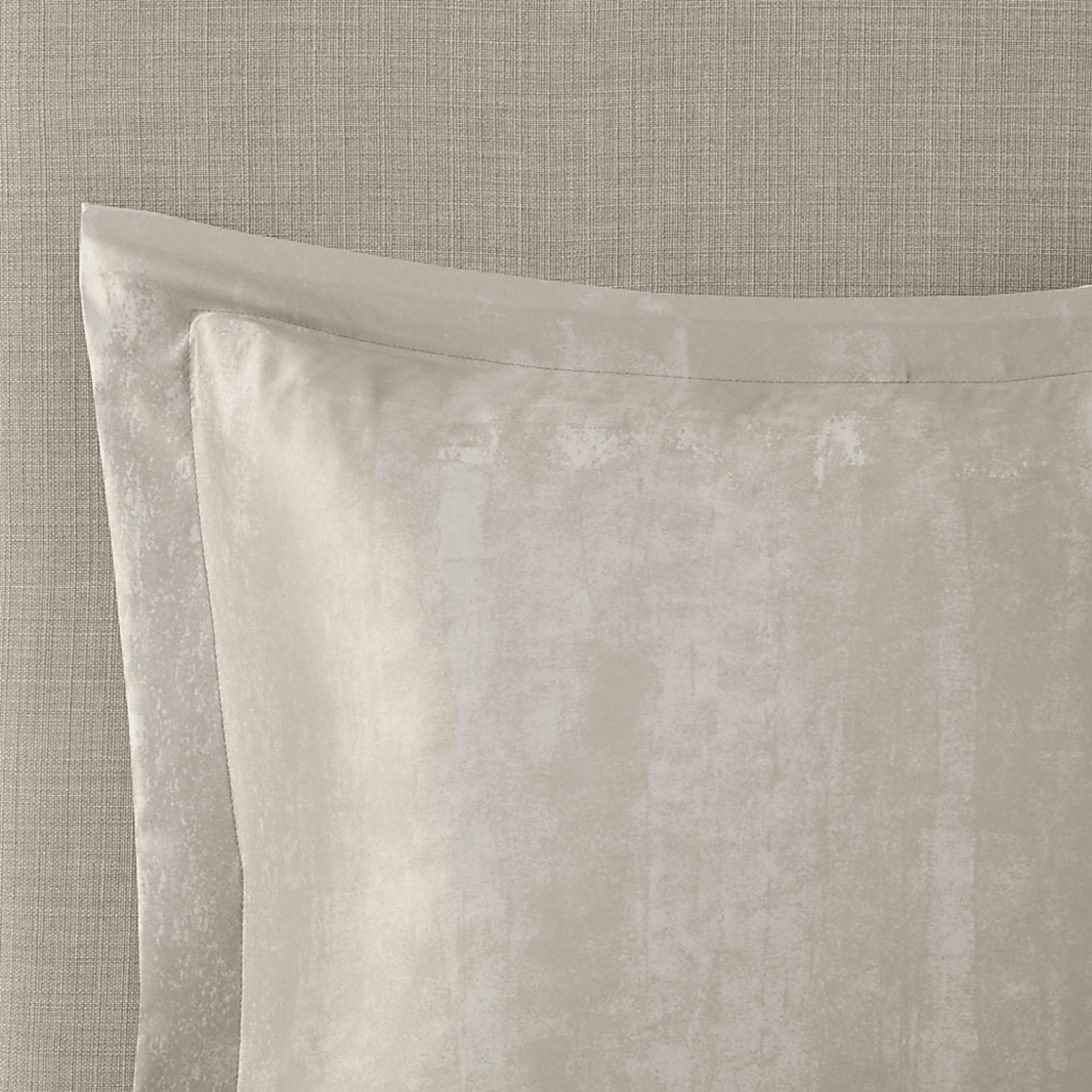 Chartes Blush 7 Pc Queen Comforter Set - Image 11