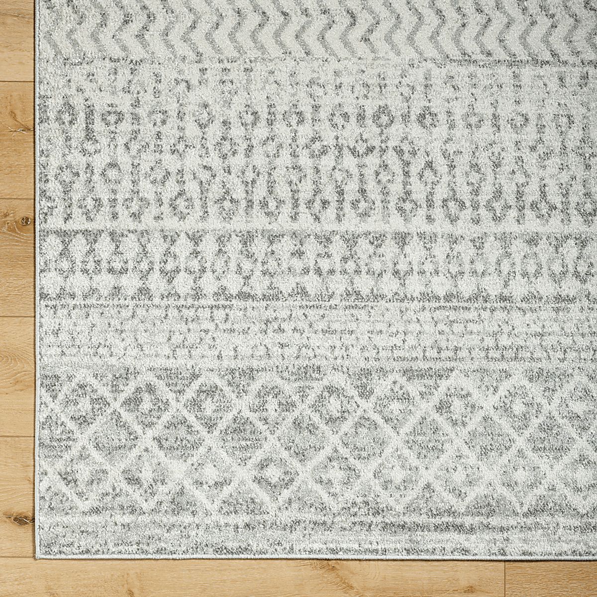 Chelsina I Light Gray Rug | Rooms to Go