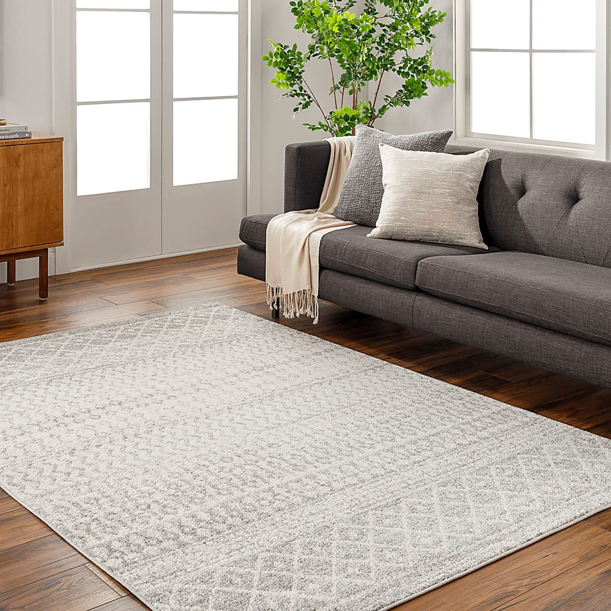 Chelsina I Light Gray Rug | Rooms to Go