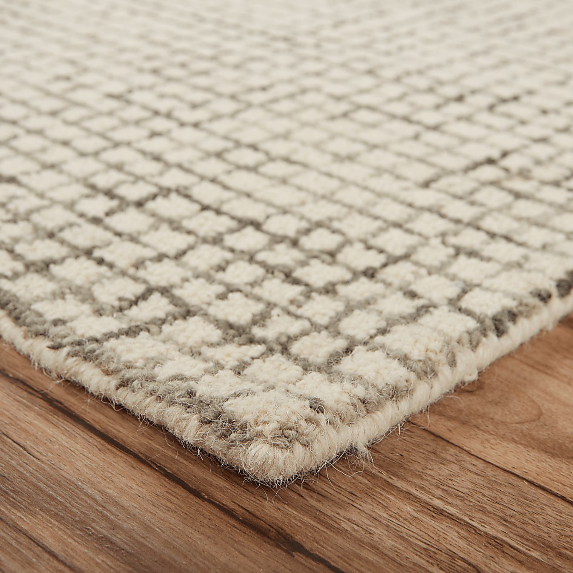 Chimere Silver 5' x 7'9 Rug - Image 2