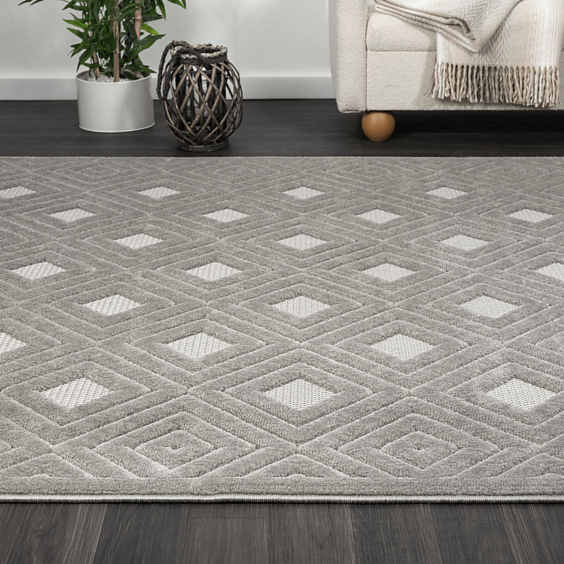Chivons Gray 5' x 7' Indoor,Outdoor Rug - Image 3
