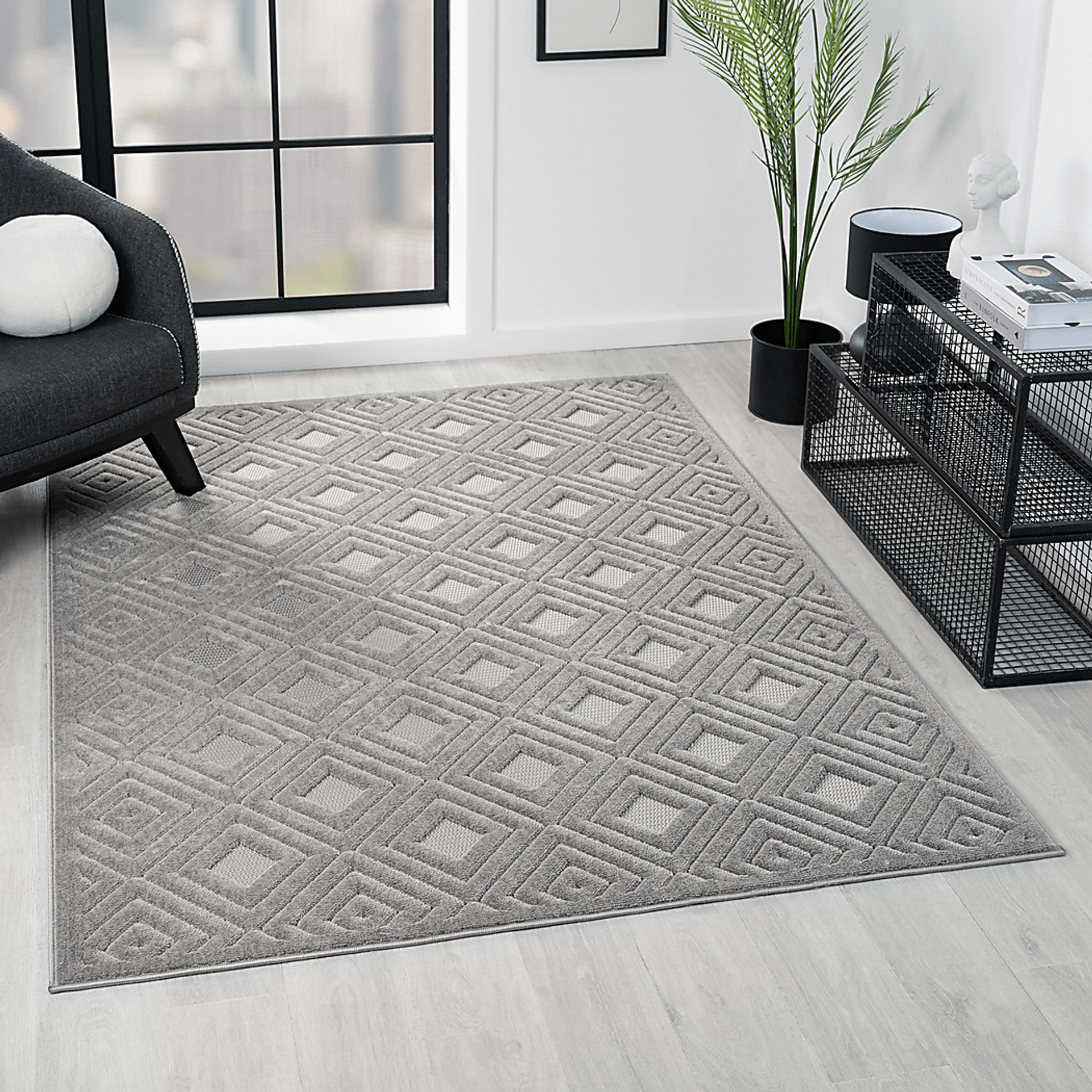 Chivons Gray 5' x 7' Indoor,Outdoor Rug - Image 4