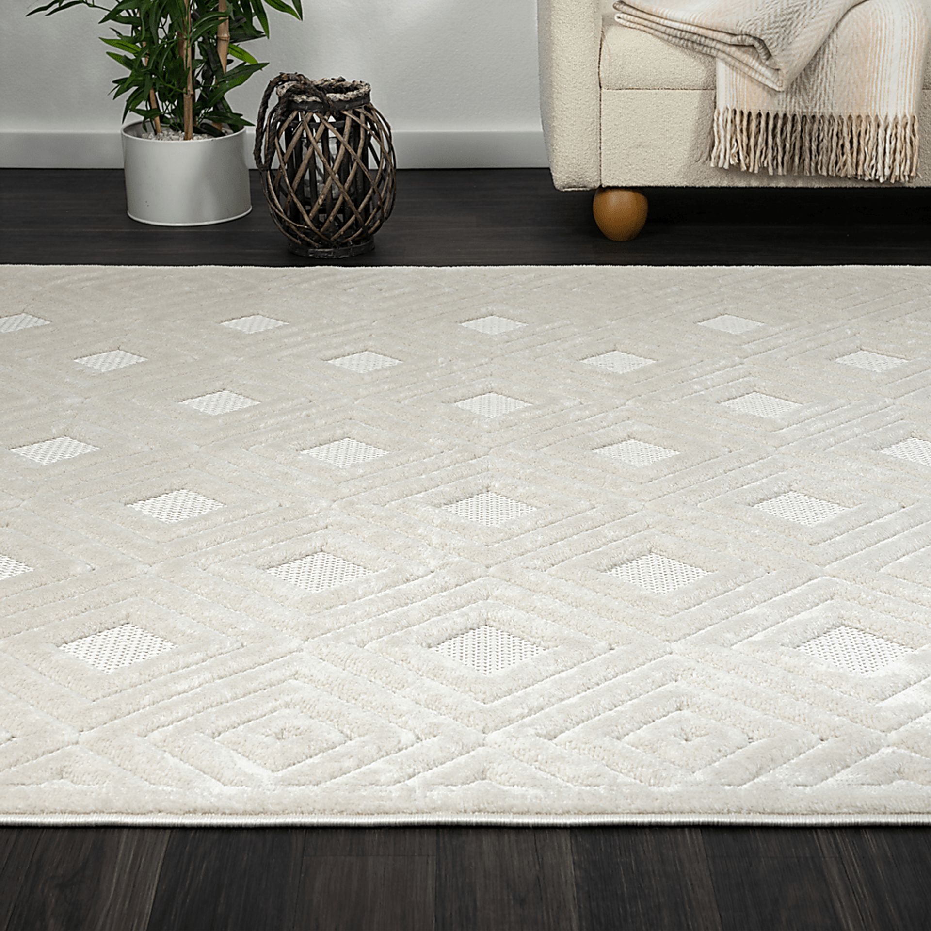 Chivons Ivory 5' x 7' Indoor,Outdoor Rug - Image 3