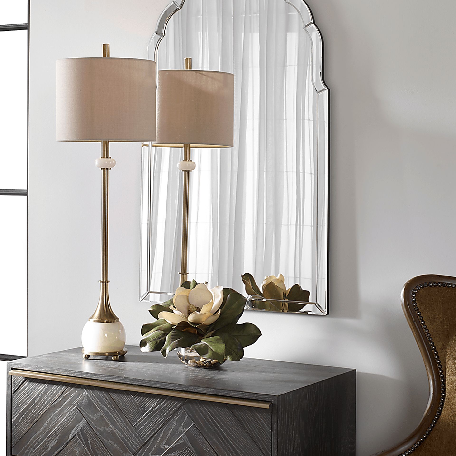 Chloe Club Brass Lamp - Image 8