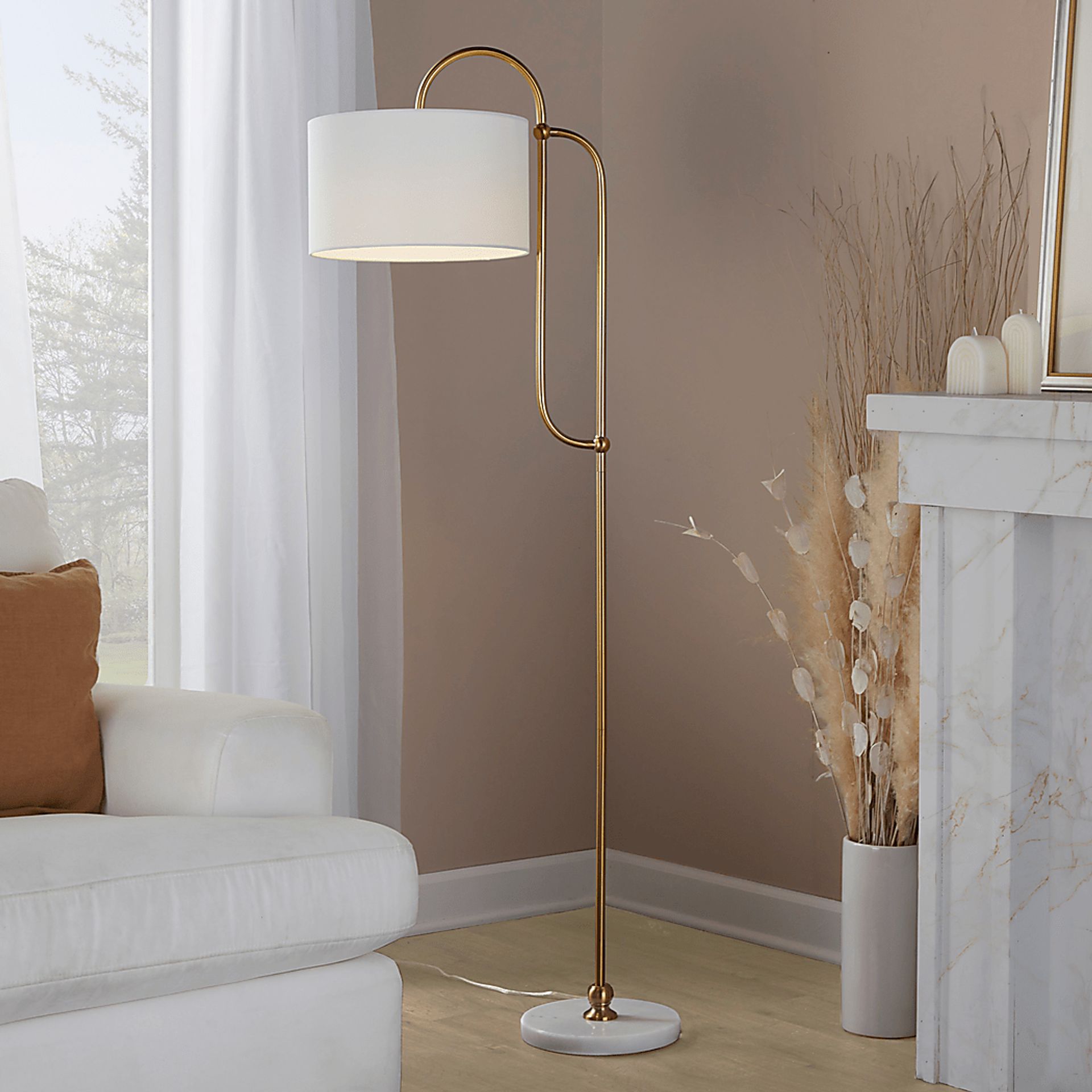 Chope Club Gold Floor Lamp - Image 2