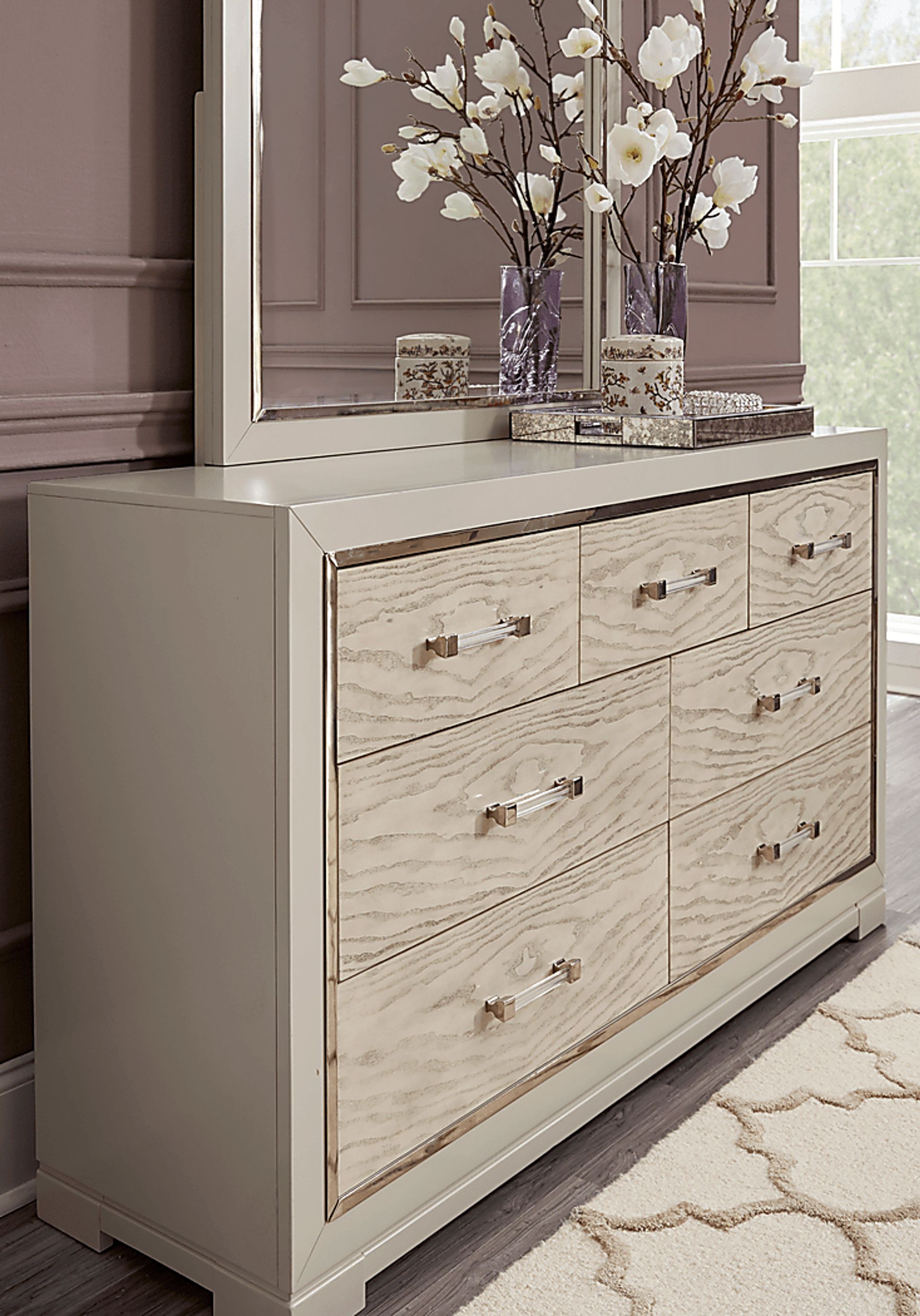 Cindy Crawford Home Bel Air Ivory 5 Pc King Panel Bedroom - Image 5