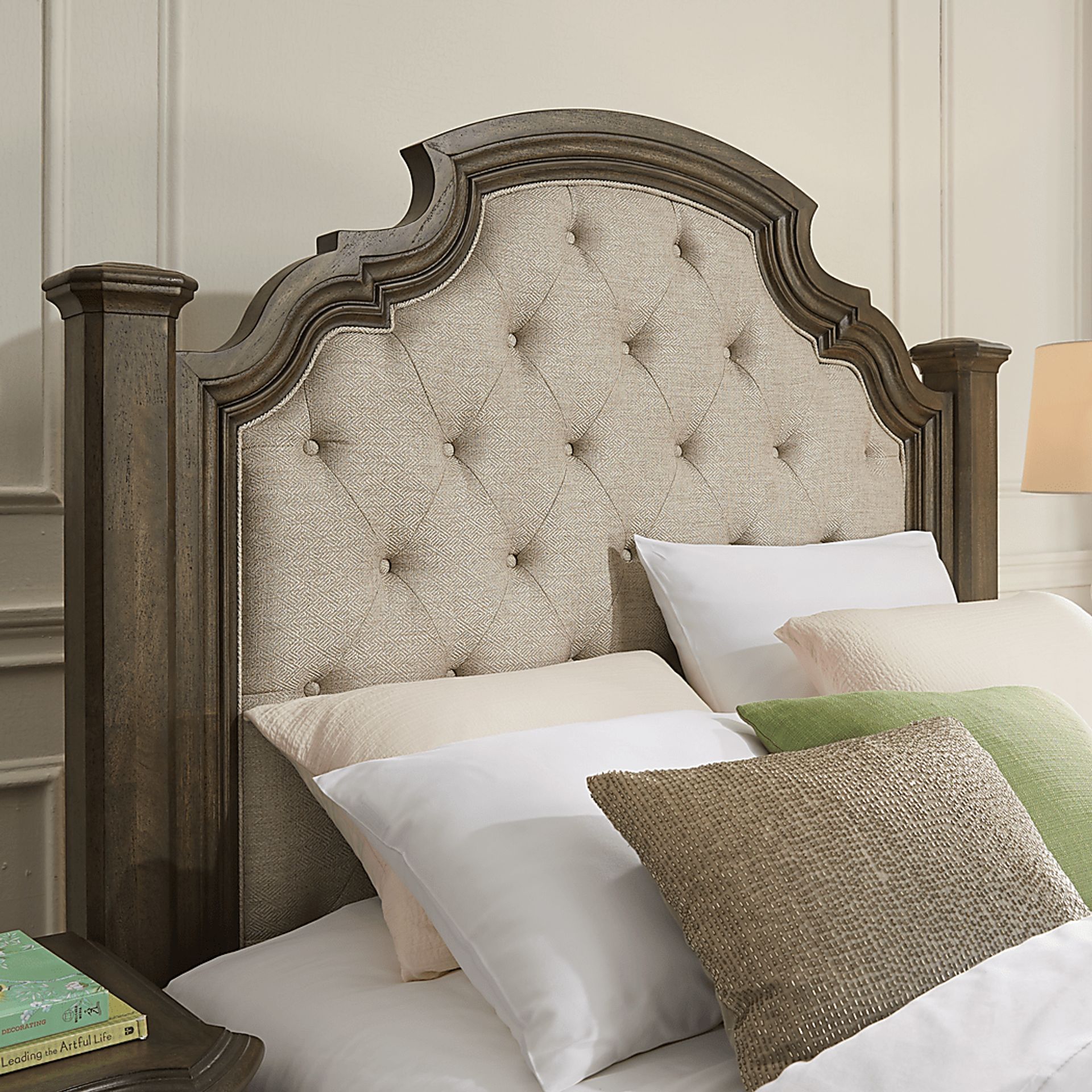 Cindy Crawford Home Calle Vista Brown 7 Pc Queen Poster Bedroom - Image 3