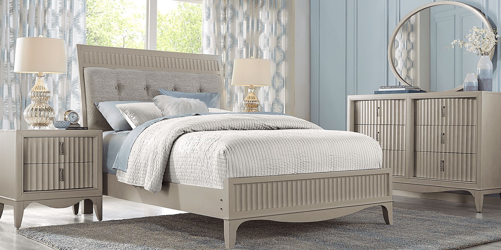 Cindy Crawford Home Clarendon Heights Gray 7 Pc Queen Panel Bedroom - Image 1