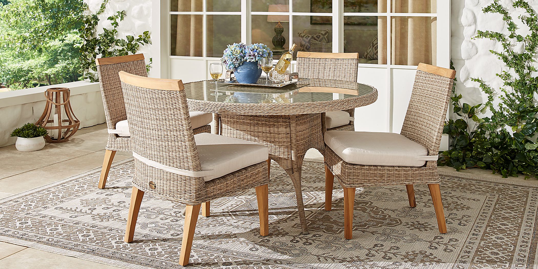 Cindy Crawford Home Hamptons Cove Gray 5 Pc Round Outdoor Dining Set with Flax Cushions