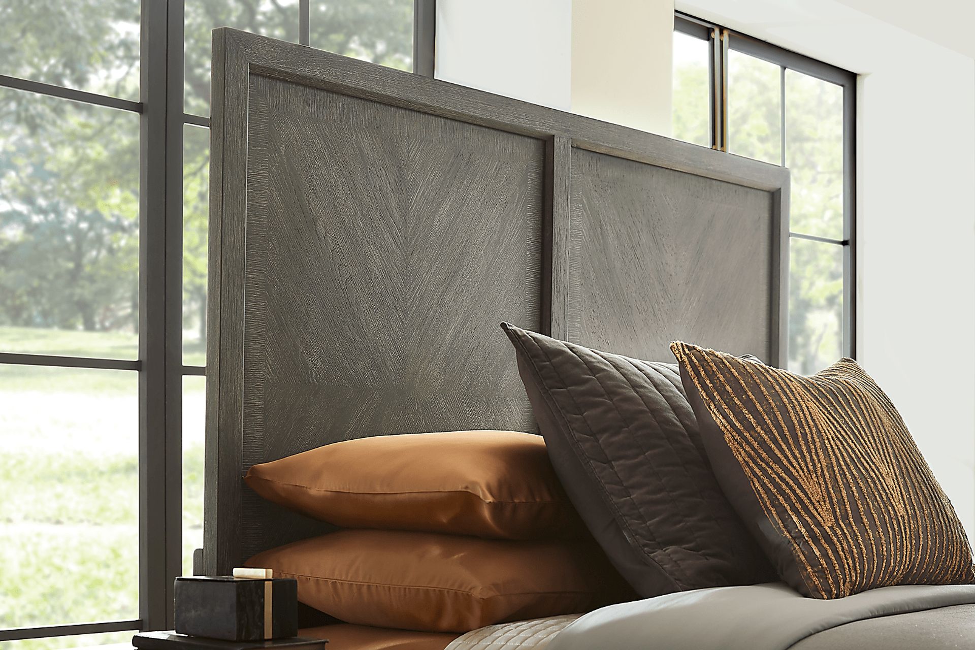 Cindy Crawford Home Kailey Park Charcoal 5 Pc Queen Panel Bedroom - Image 3
