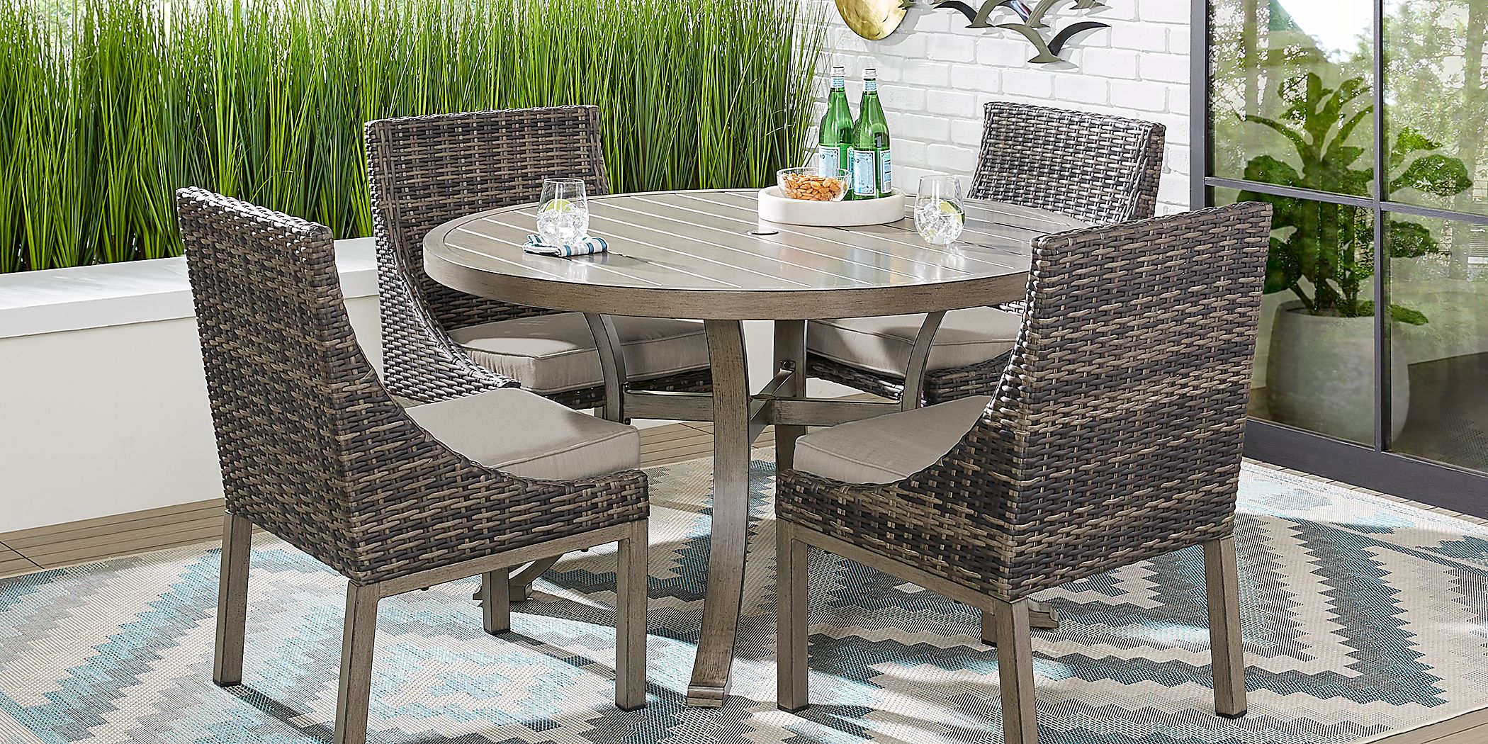 Cindy Crawford Home Montecello Gray 5 Pc 52 in. Round Outdoor Dining Set with Silver Cushions