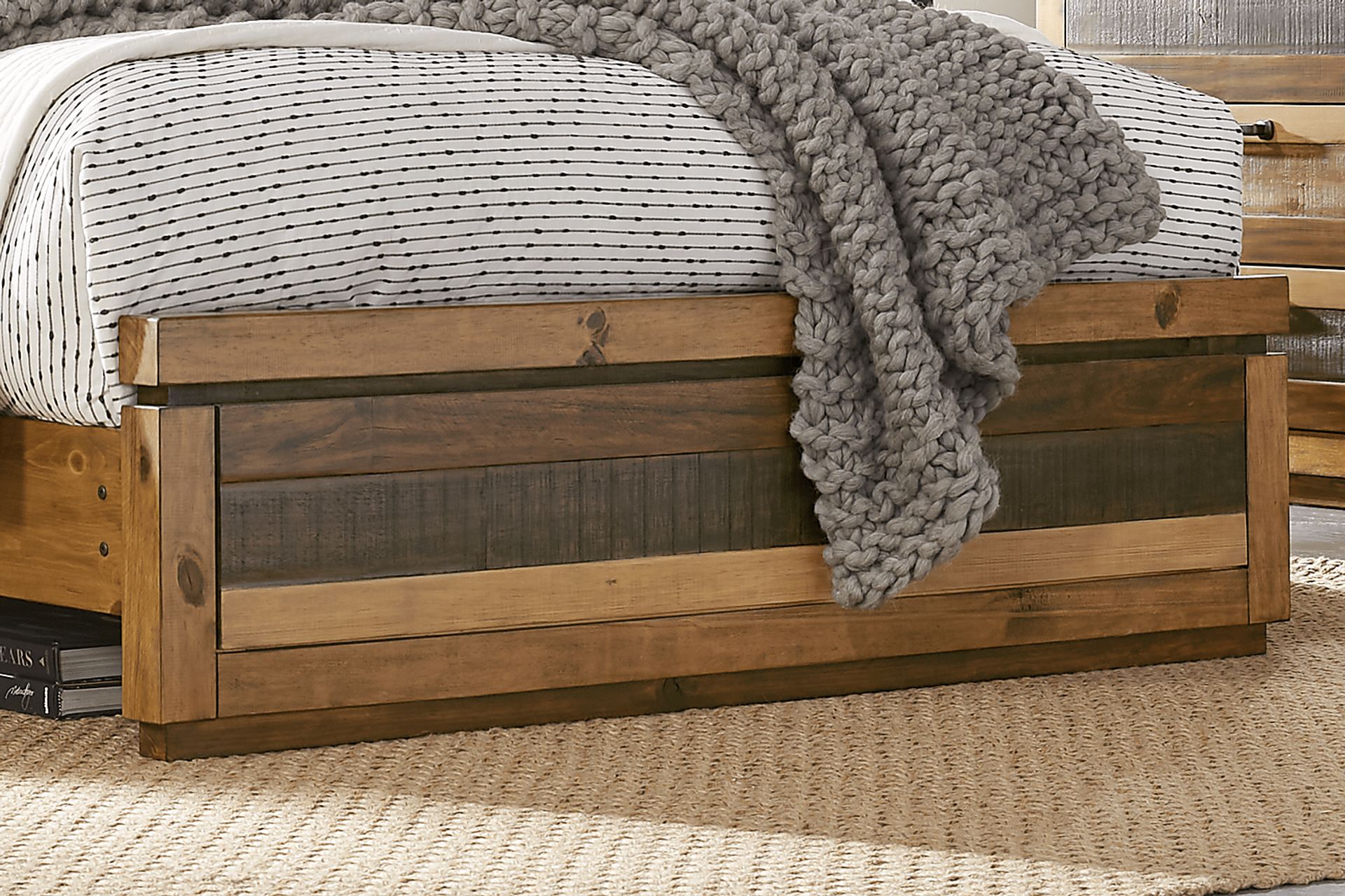 Westover Hills Brown 3 Pc King Panel Bed - Image 4