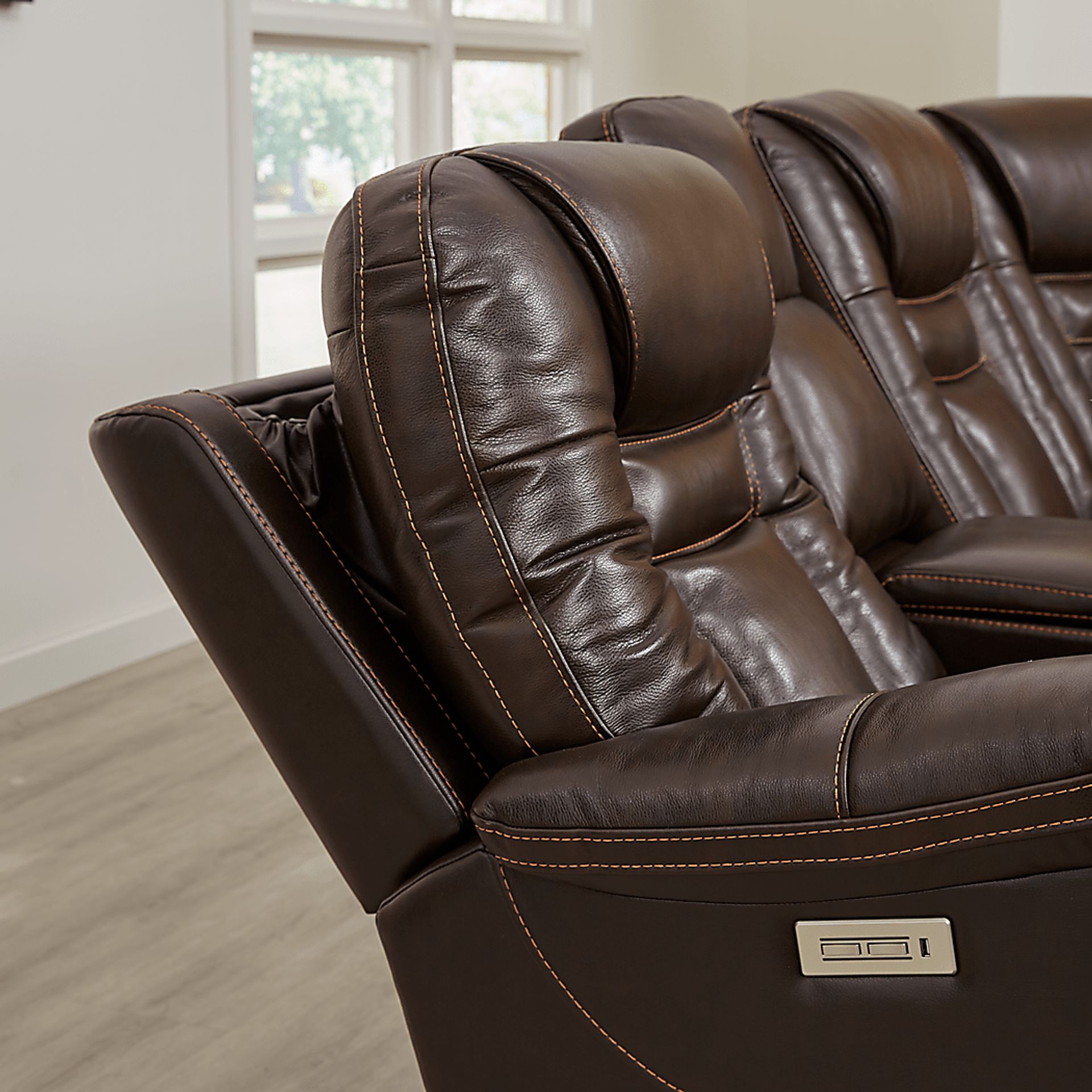 Cindy Crawford Home Willow Creek Walnut 9 Pc Leather Dual Power Reclining Sectional Living Room - Image 3