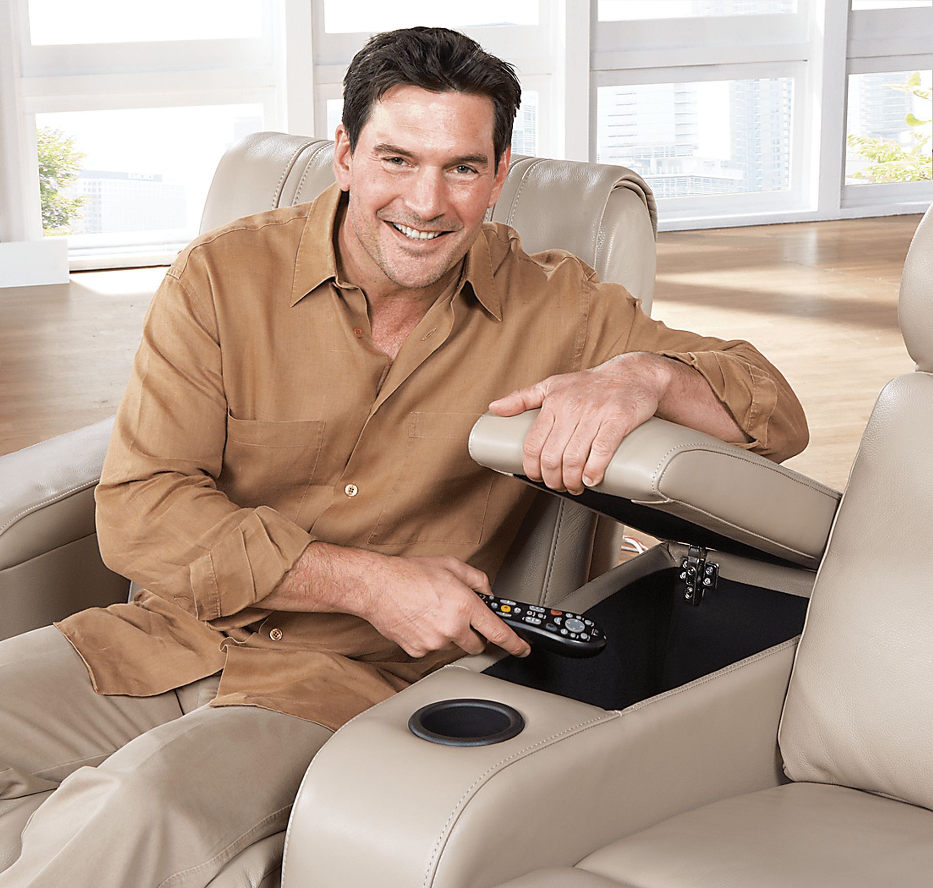 Cindy Crawford Home Brogan 3 Pc Leather Reclining Power Sectional - Image 2