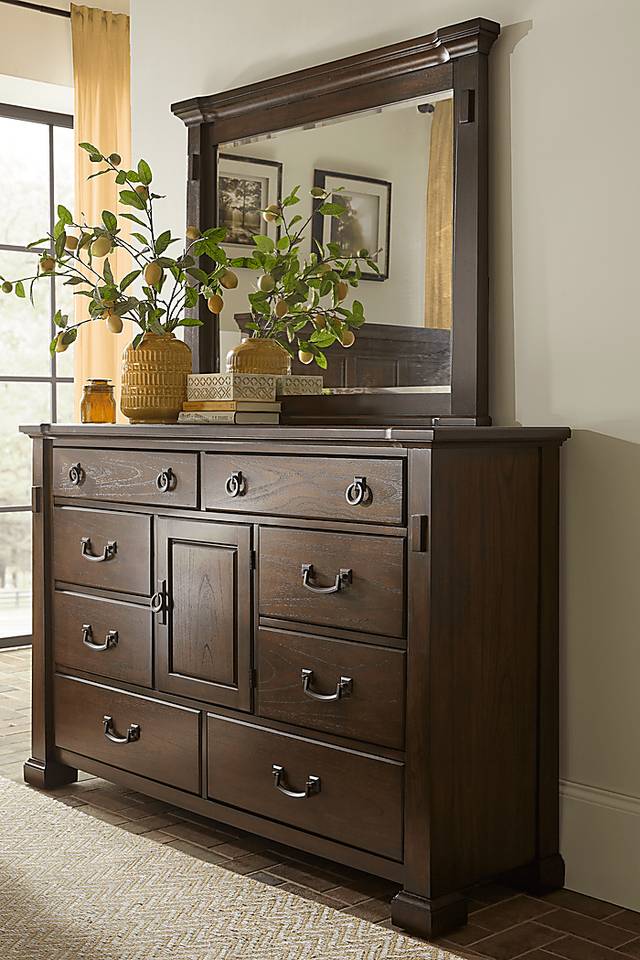 Clairfield Tobacco 7 Pc King Panel Bedroom - Thumbnail - Image 5