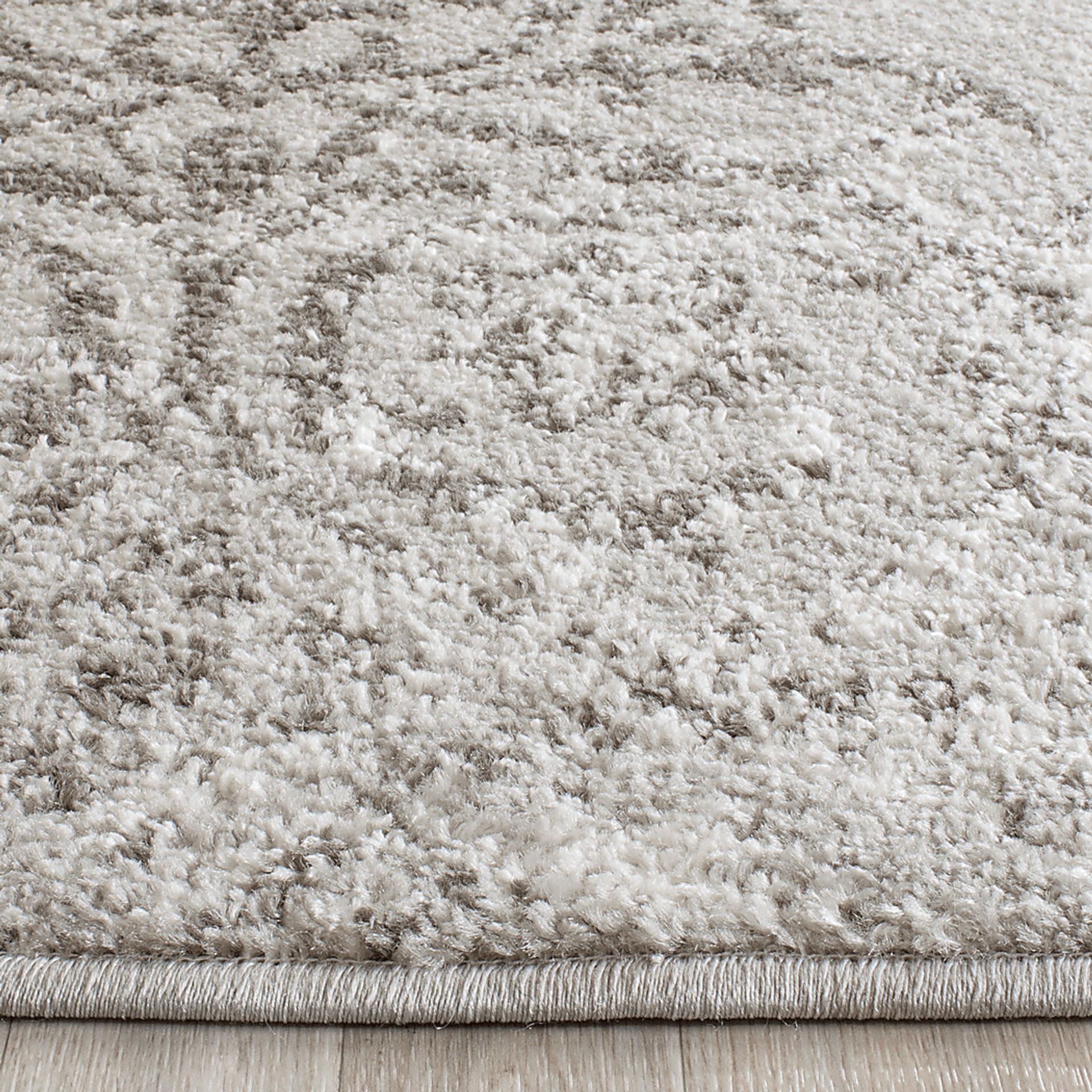 Clarisse Silver 2'6 x 8' Runner Rug - Image 2
