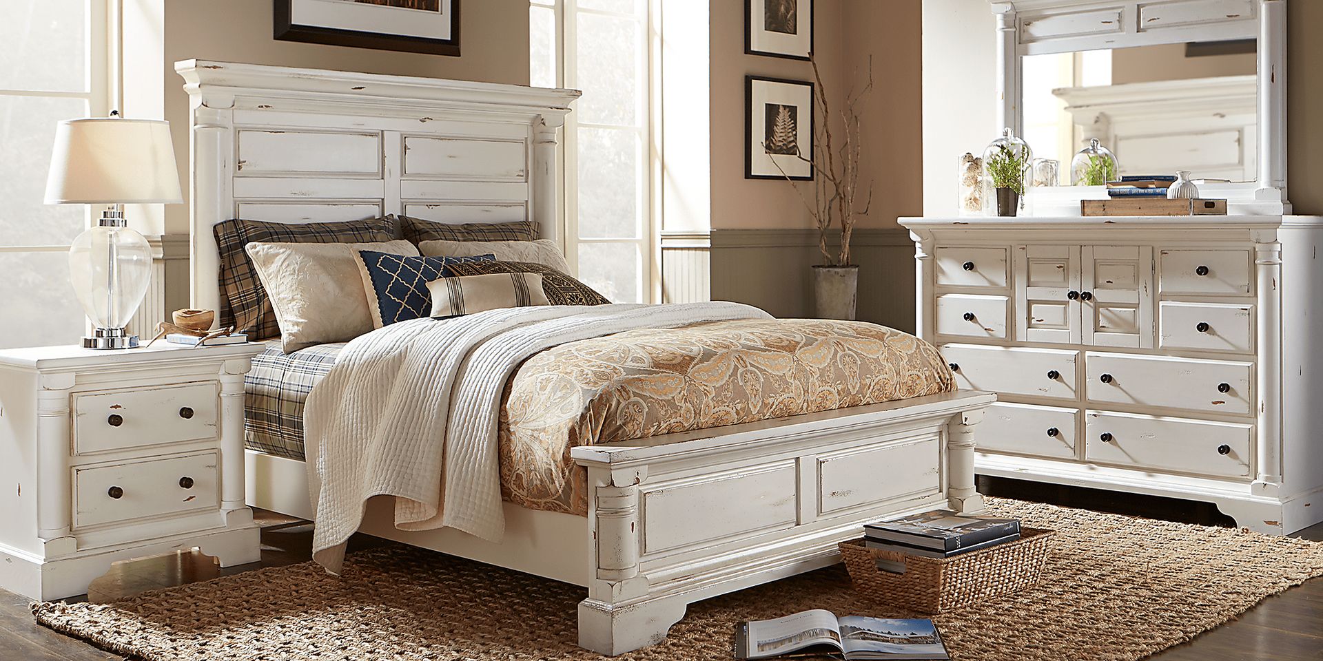 Claymore Park Off-White 8 Pc Queen Panel Bedroom - Image 1
