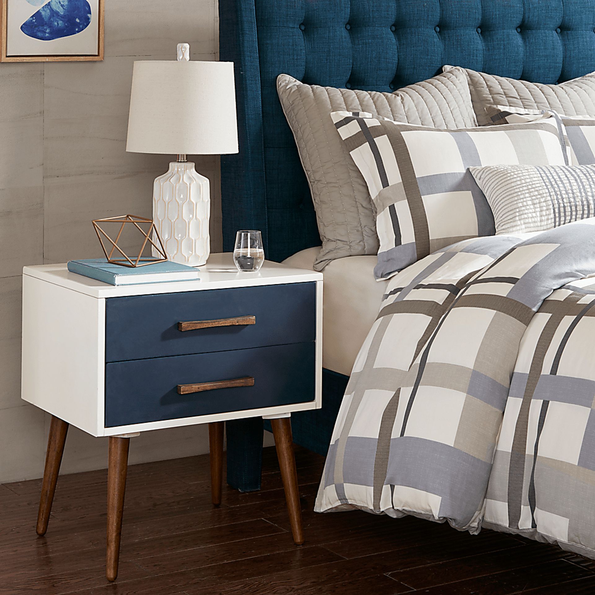 Cliffglen White Nightstand - Image 2
