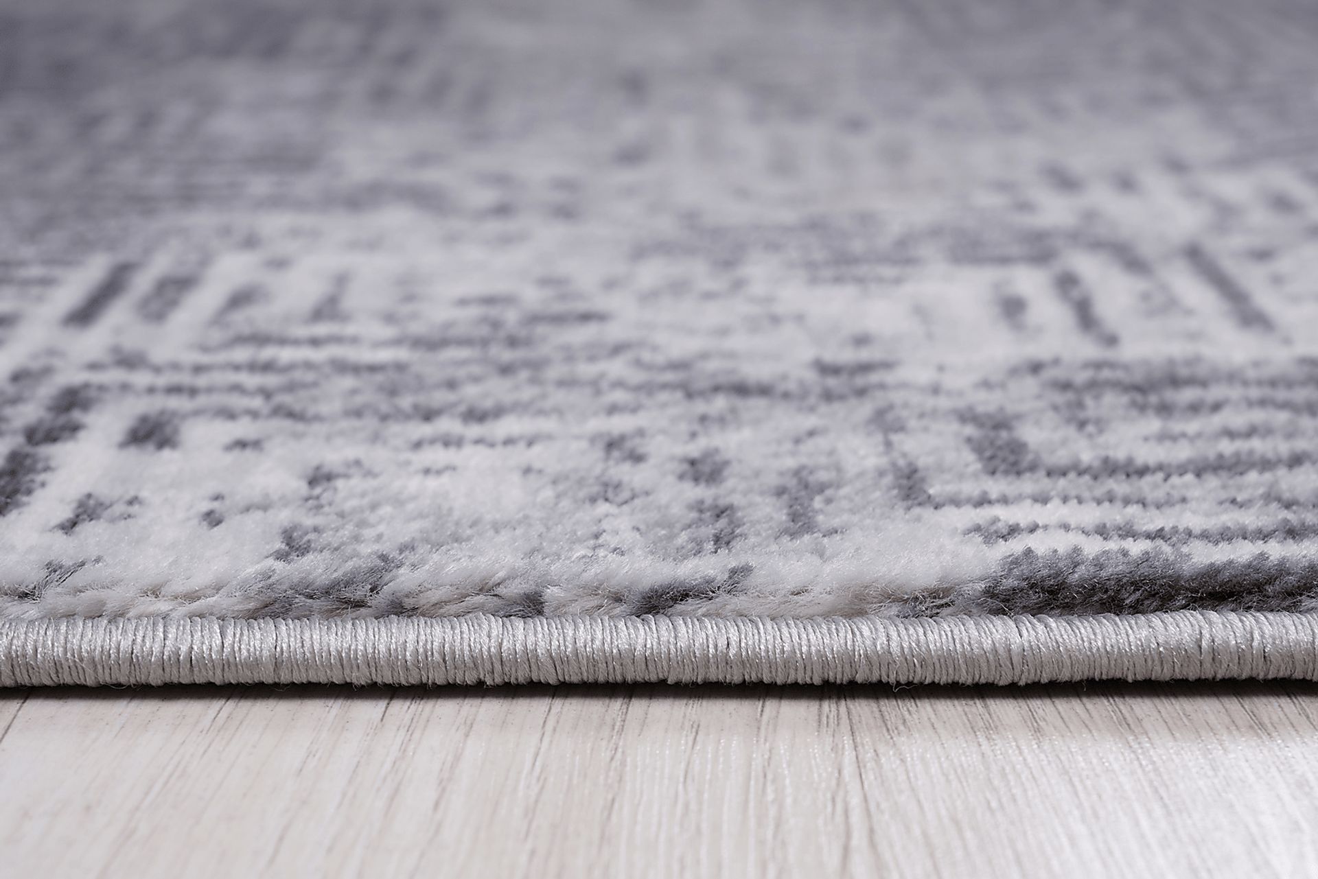 Closeburn Gray 5'3 x 7'6 Rug - Image 3