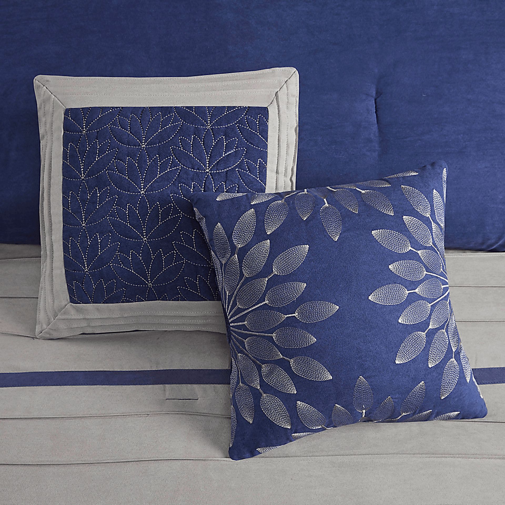 Clouet Blue 7 Pc King Comforter Set - Image 10