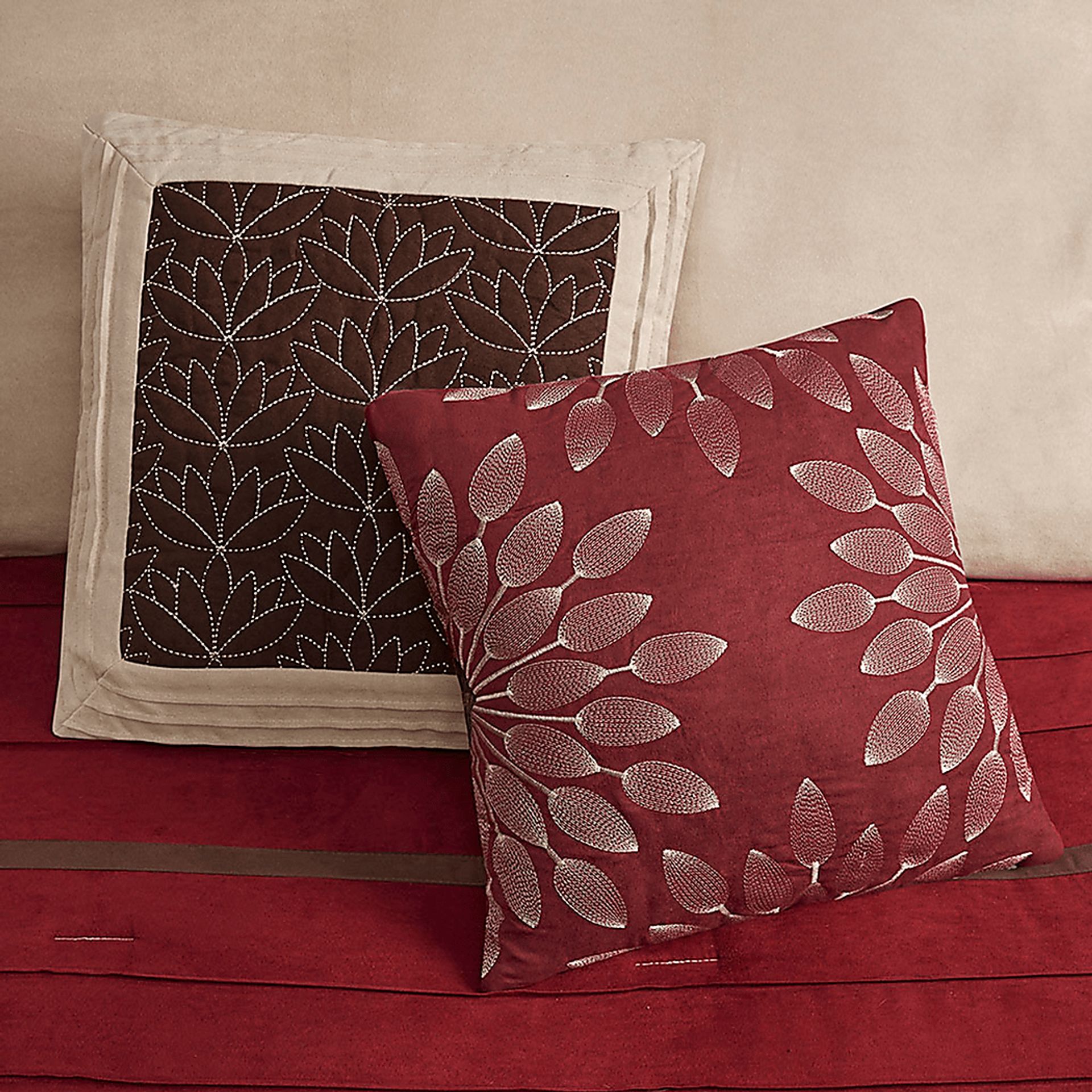 Clouet Red 7 Pc California King Comforter Set - Image 6