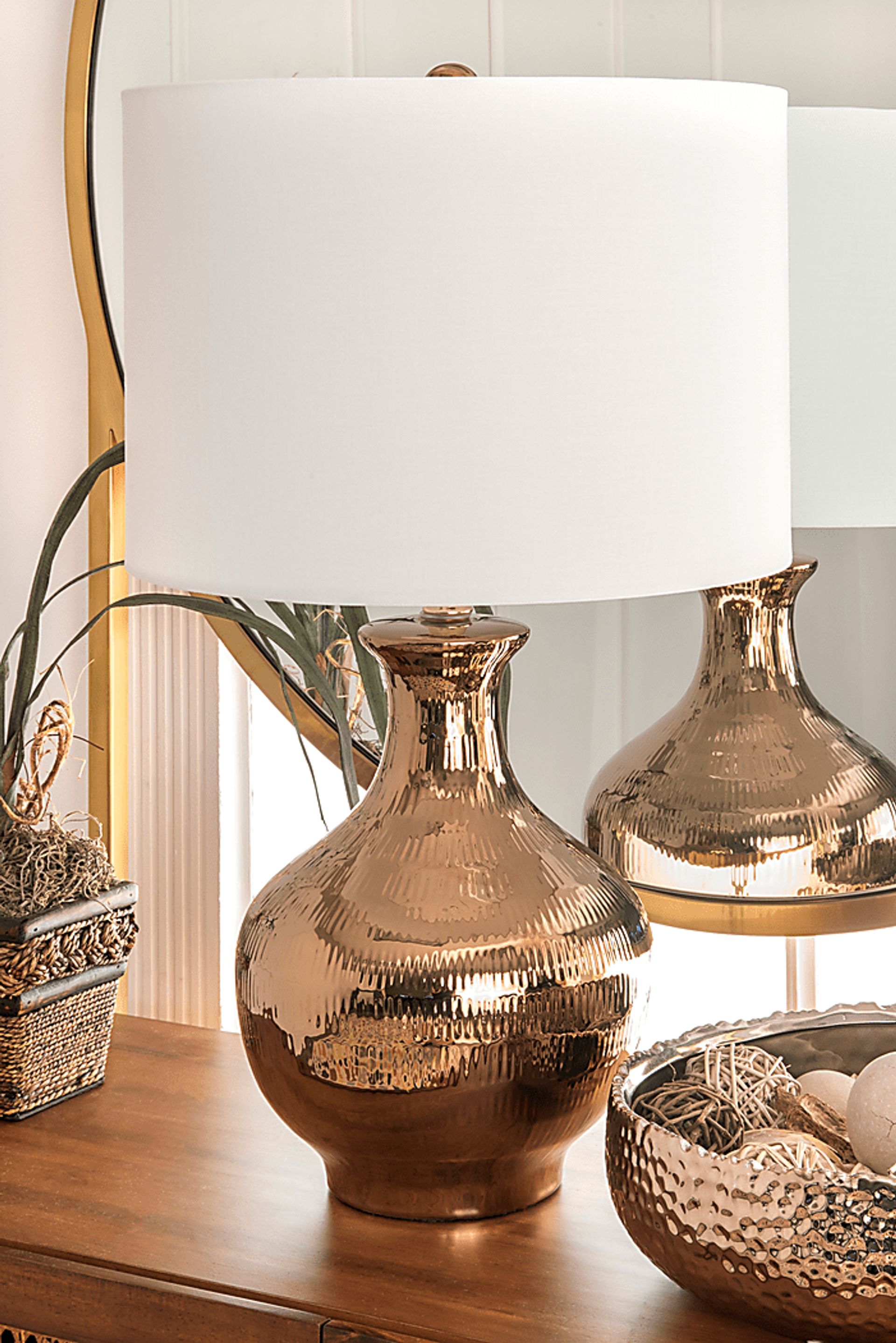Clyesdale Gold Lamp - Image 3