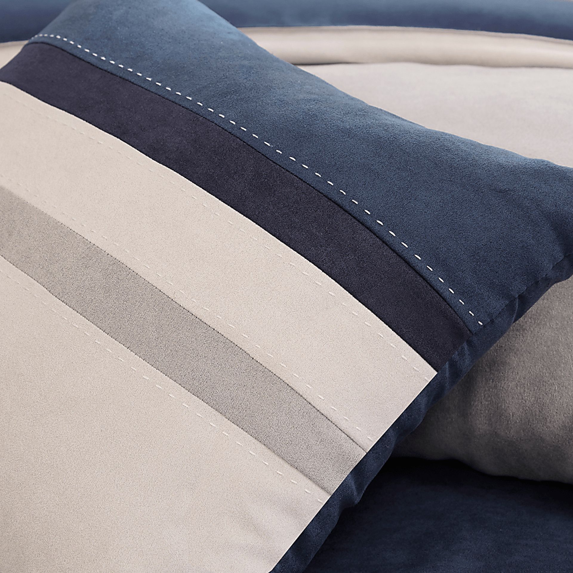 Colapissa Blue 7 Pc California King Comforter Set - Image 6