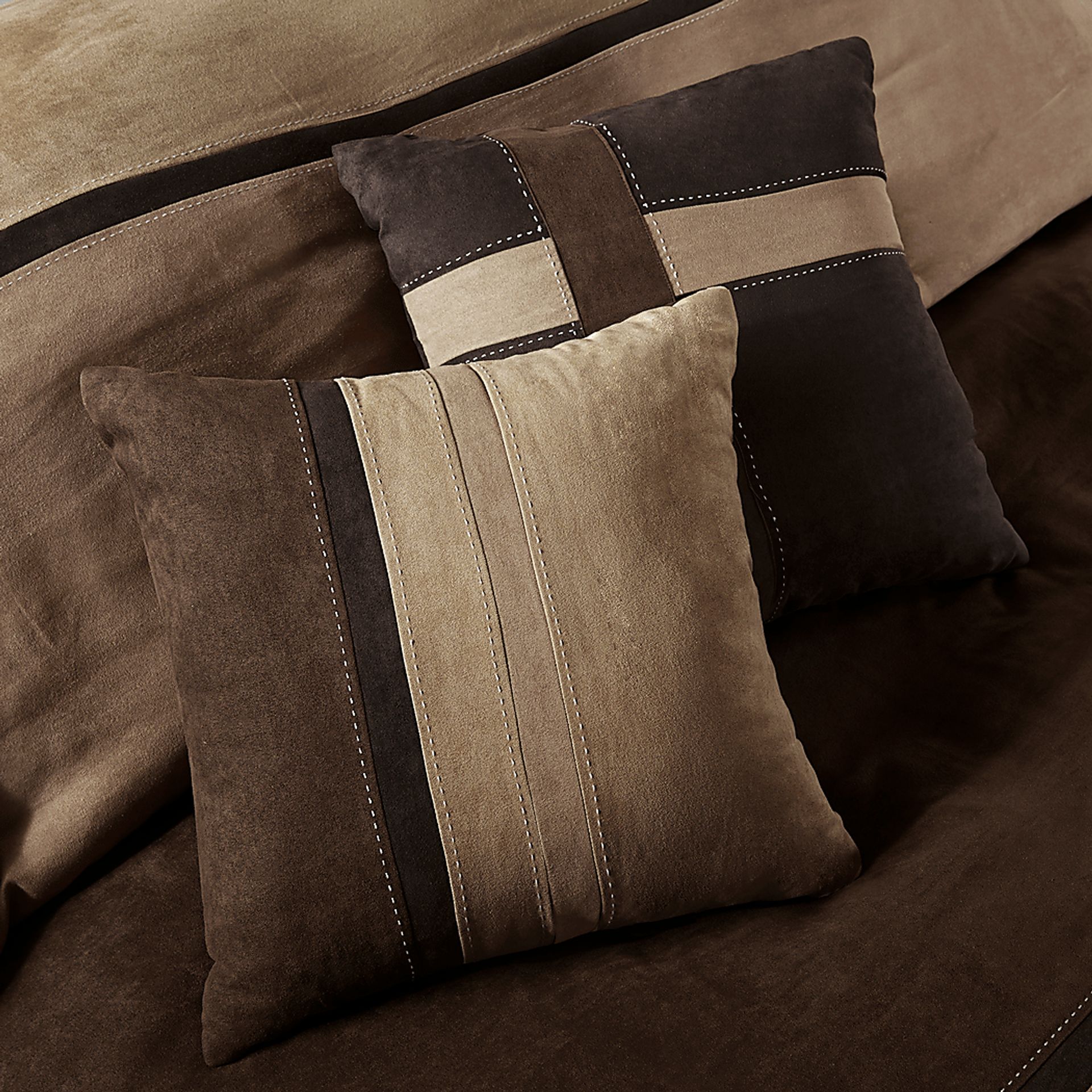 Colapissa Brown 7 Pc California King Comforter Set - Image 11