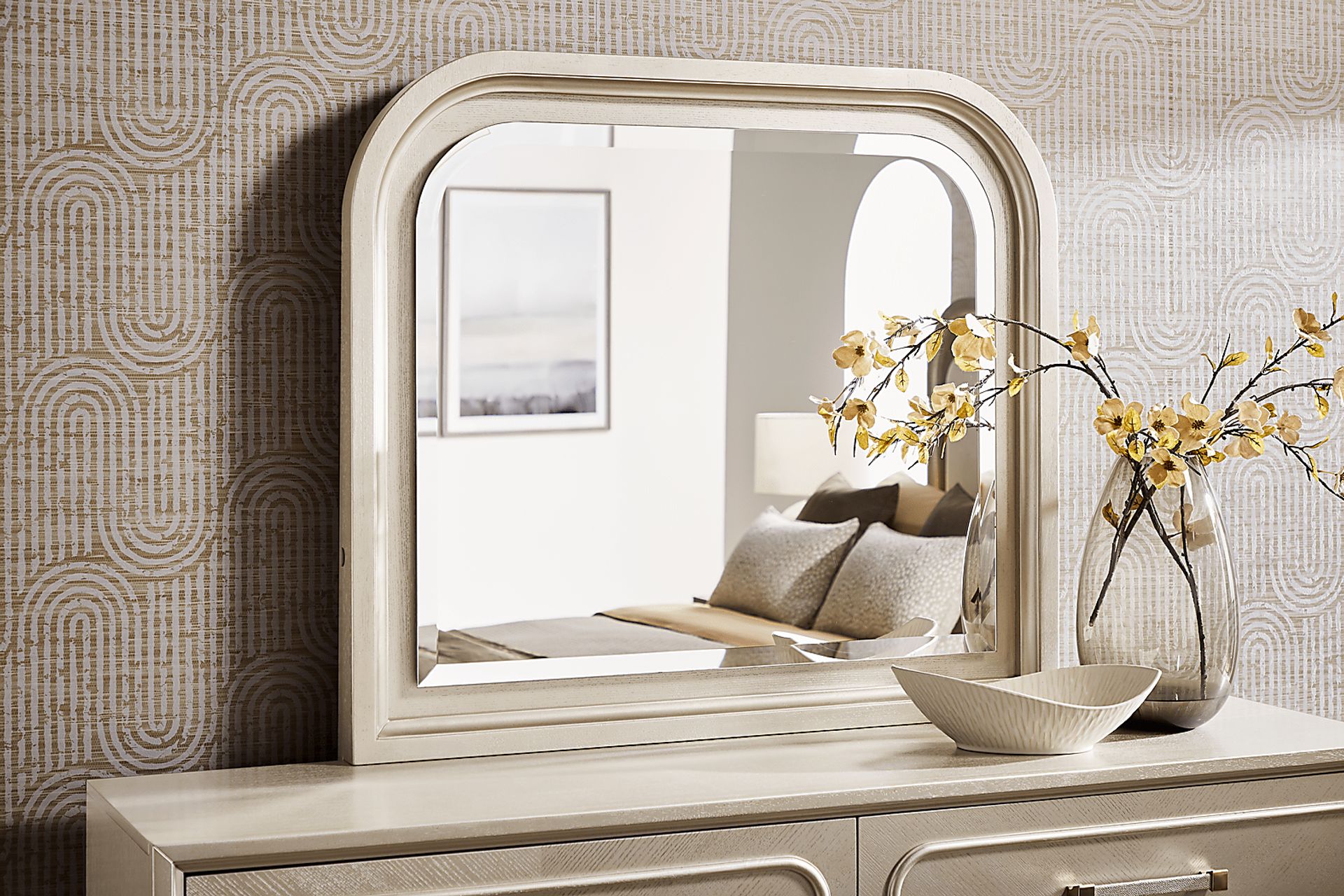 Colette Silver 5 Pc King Upholstered Bedroom - Image 9