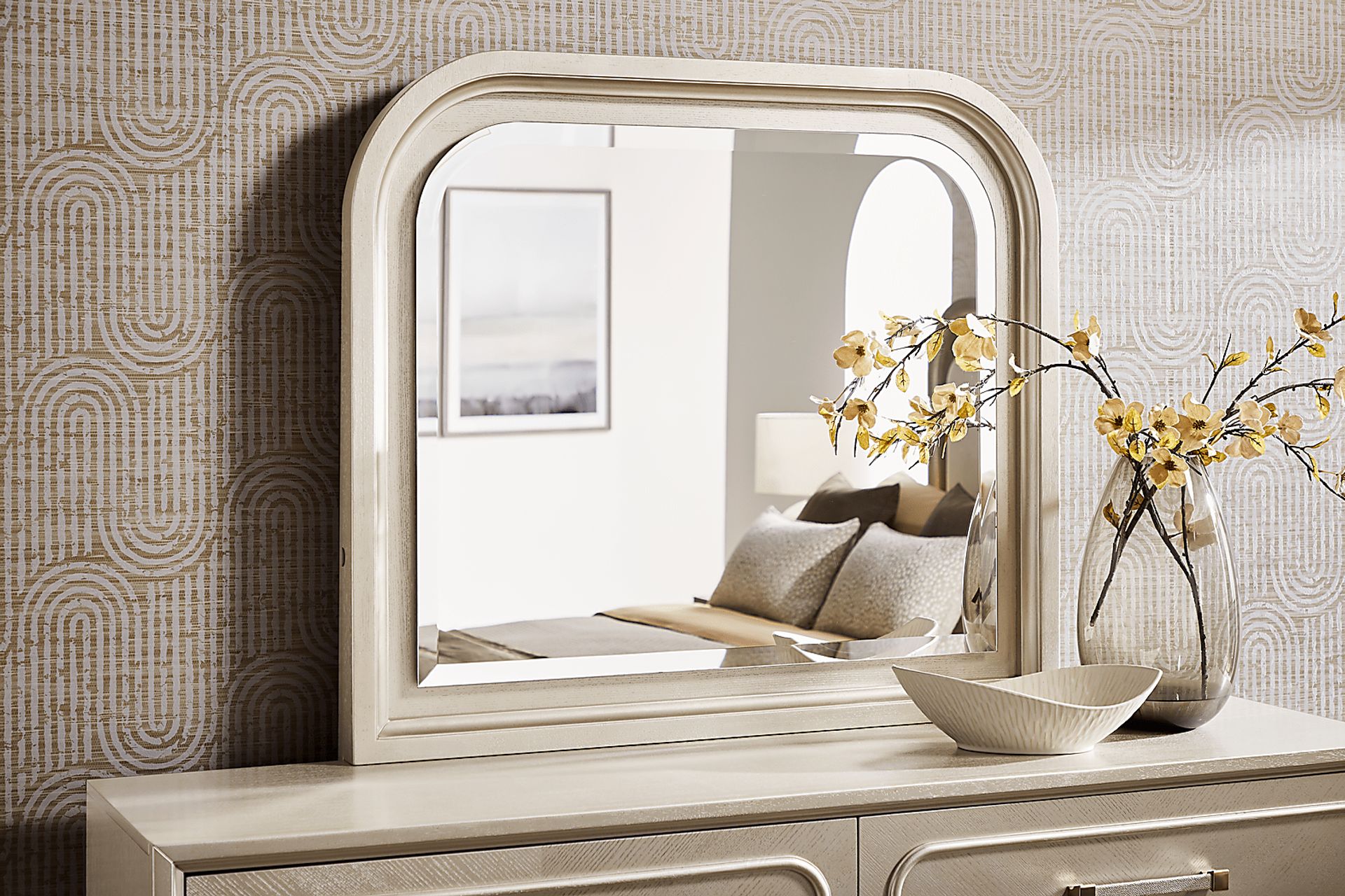 Colette Silver 5 Pc Queen Upholstered Bedroom - Image 9