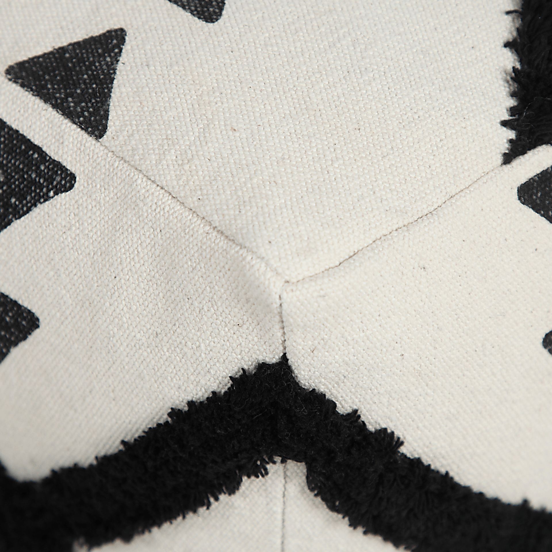Conseld Black/White Pouf - Image 5