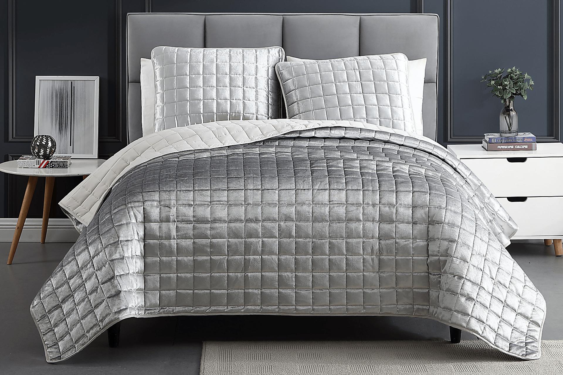 Constock Silver 3 Pc Queen Coverlet Set