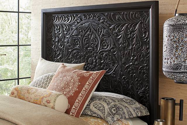 Cornelia Black 7 Pc Queen Panel Bedroom - Thumbnail - Image 3