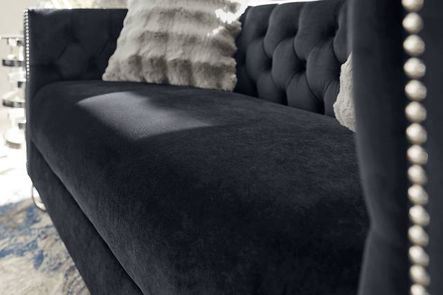 Corrella Black 7 Pc Living Room - Thumbnail - Image 6