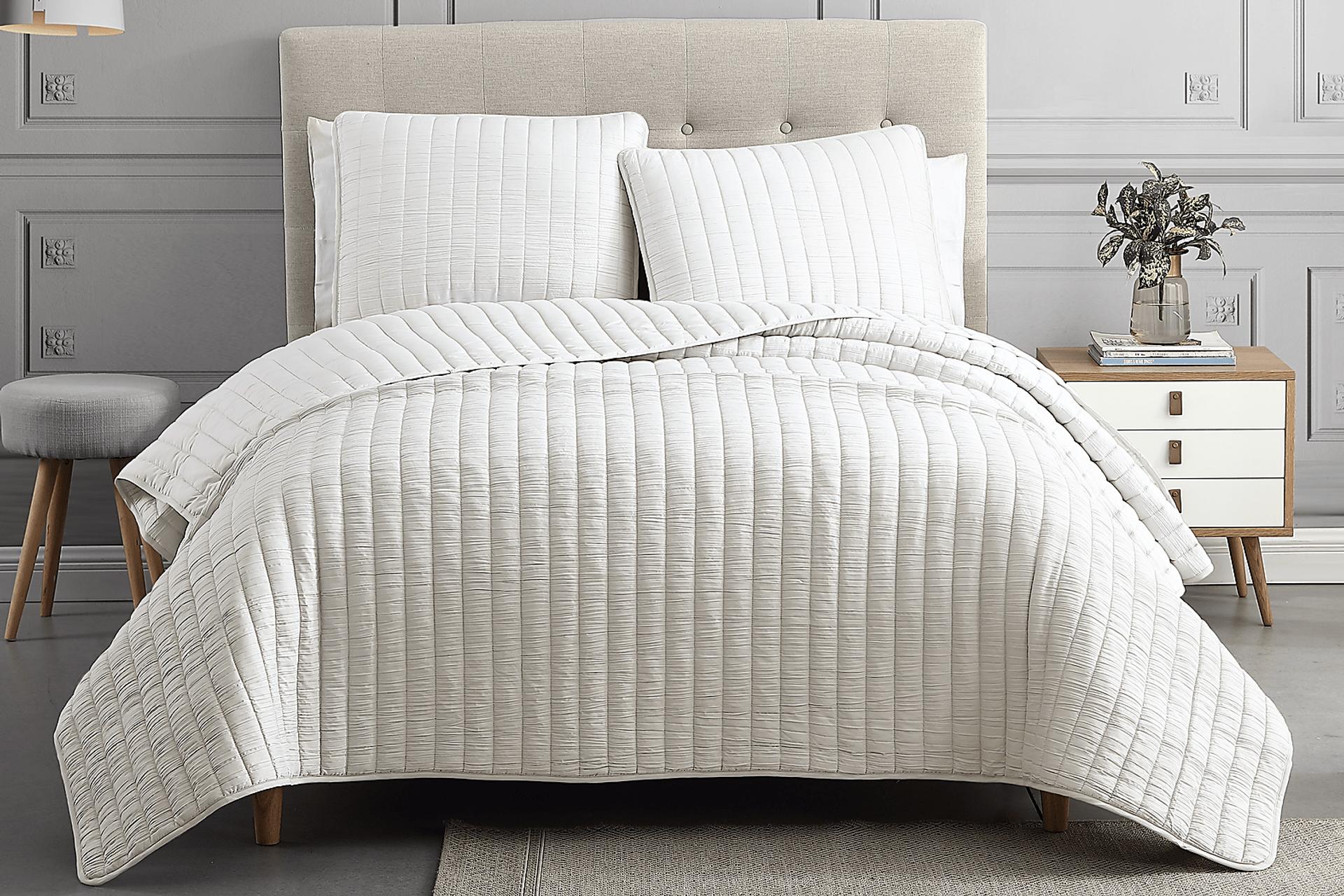 Corvair Ivory 3 Pc Queen Coverlet Set