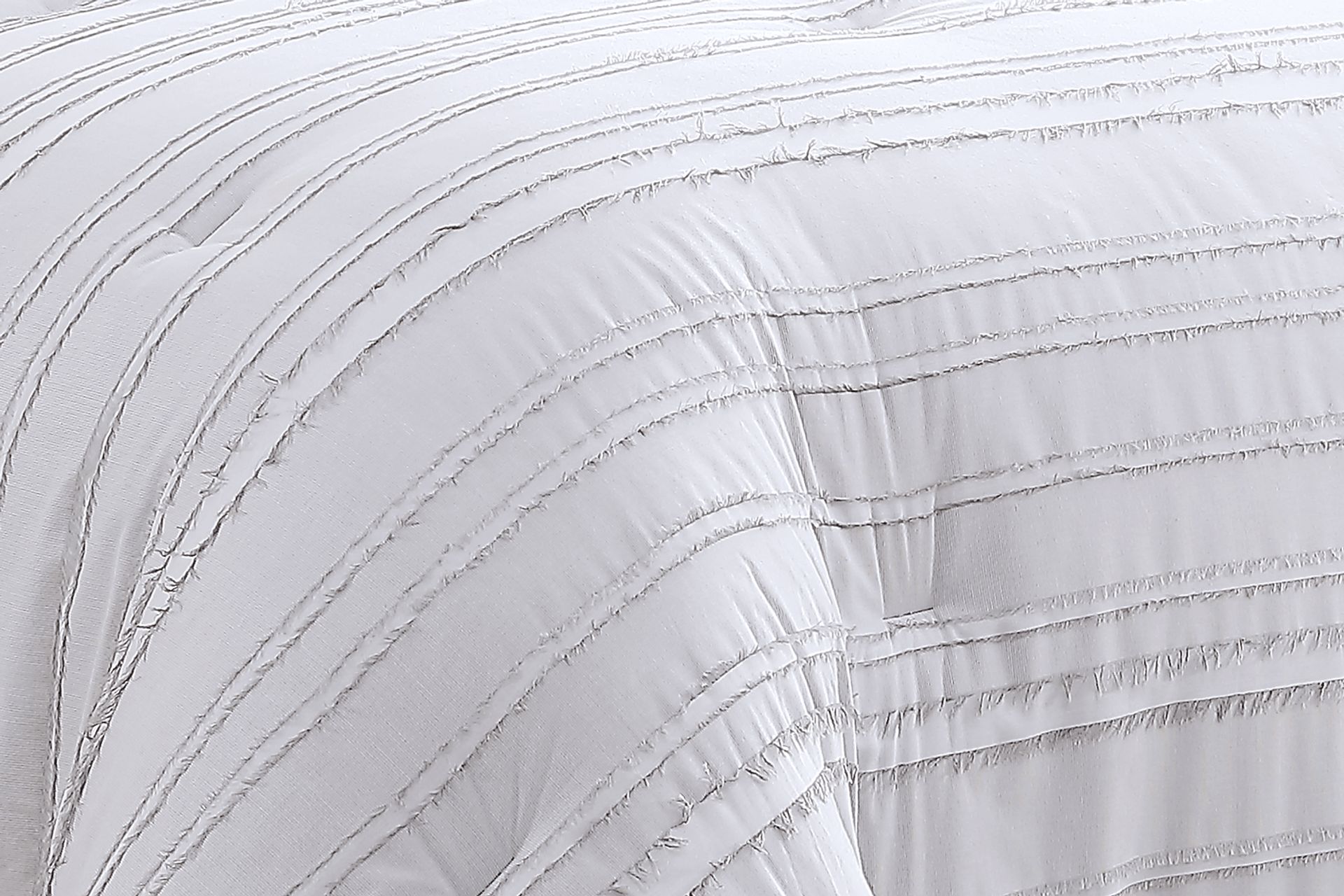 Cosgrave White Gray 6 Pc King Comforter Set - Image 3