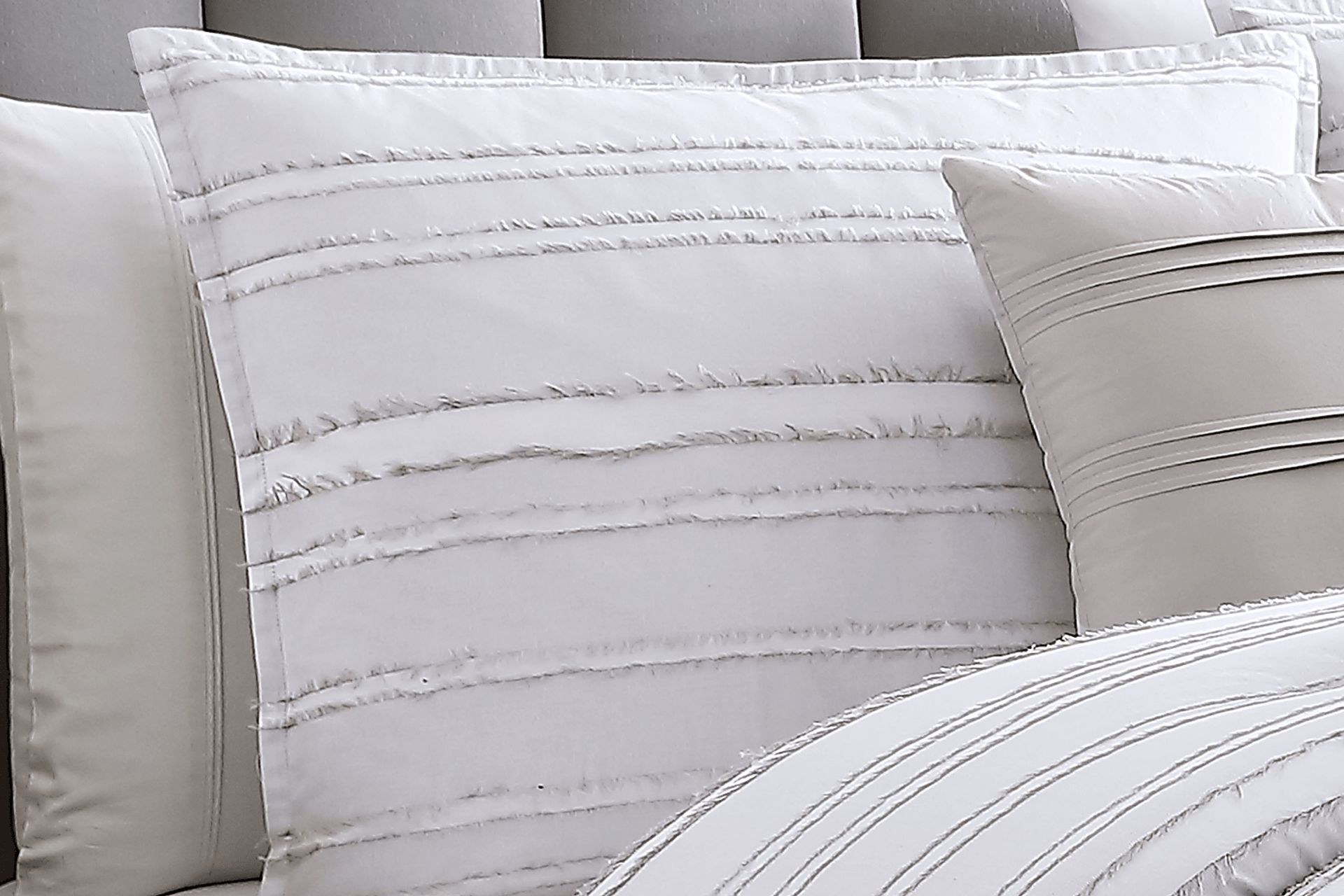 Cosgrave White Gray 6 Pc King Comforter Set - Image 4