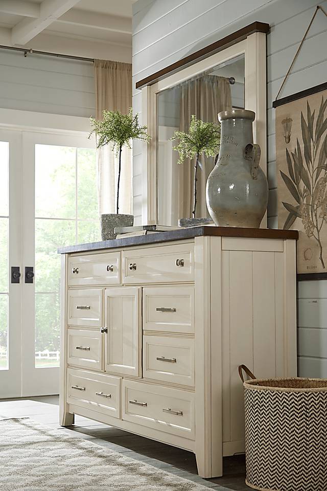 Country Grove White Dresser - Thumbnail - Image 3