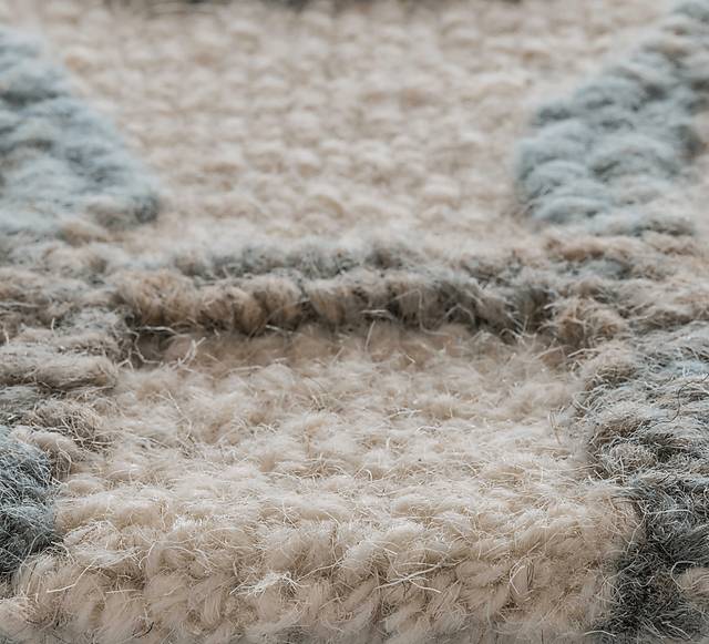 Covenbo Green/Ivory 8' x 10' Rug - Thumbnail - Image 4