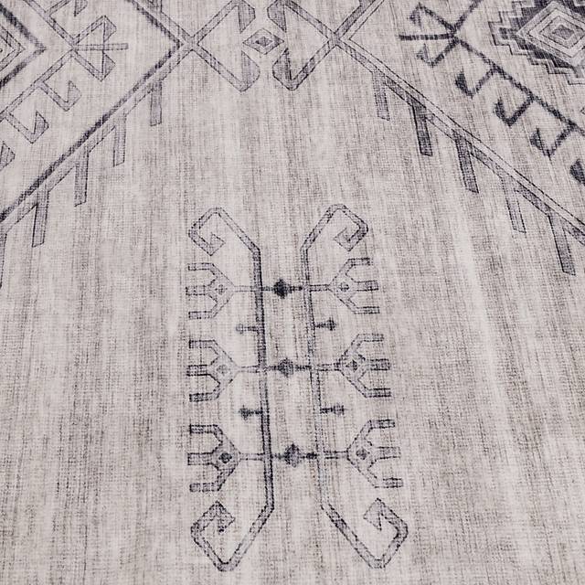 Coveview Light Gray 7'5 x 9'5 Rug - Thumbnail - Image 3